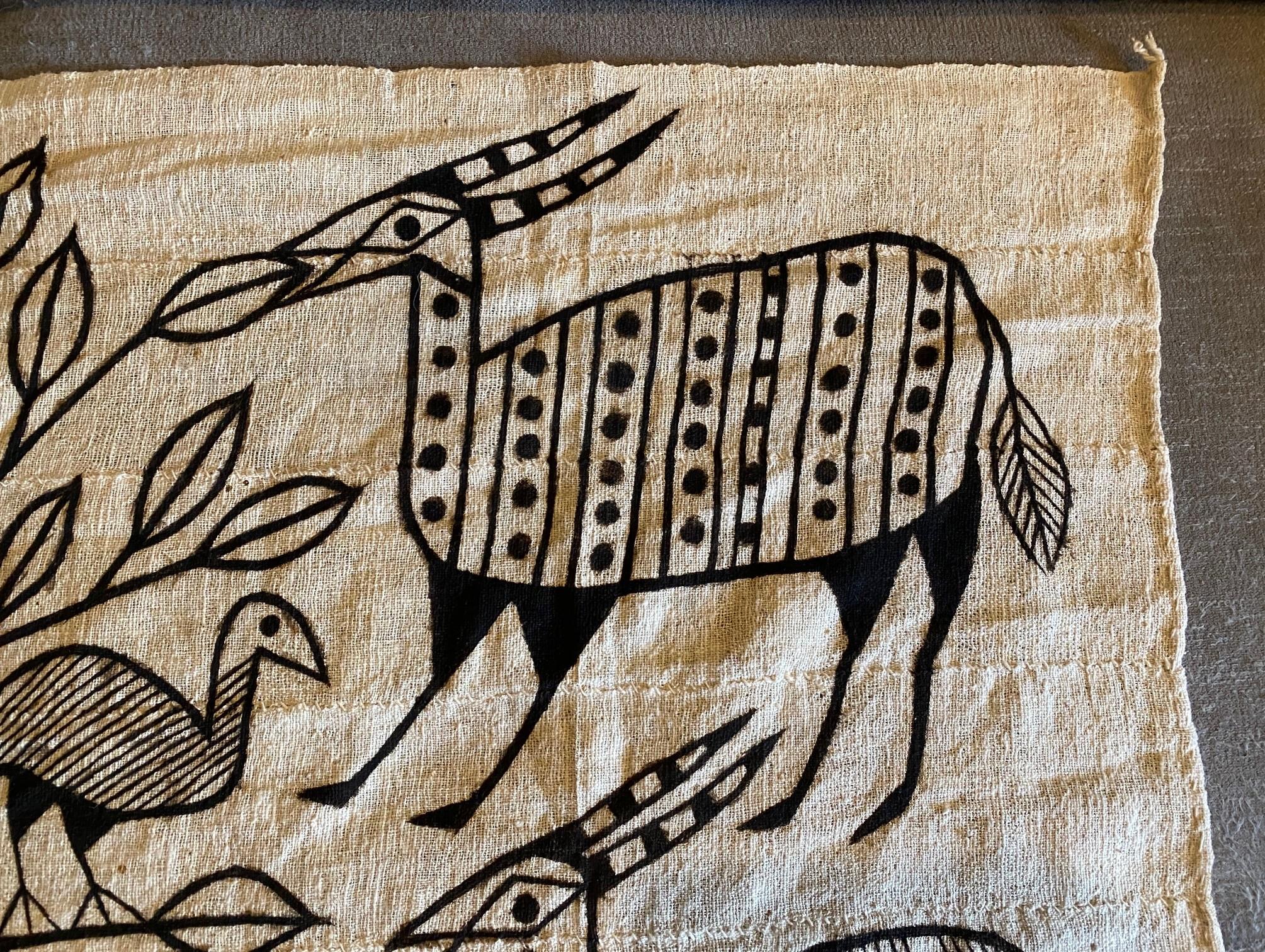 African Senufo Korhogo Large Mid-Century Folk Art Mud Cloth Textile Painting in vendita 4