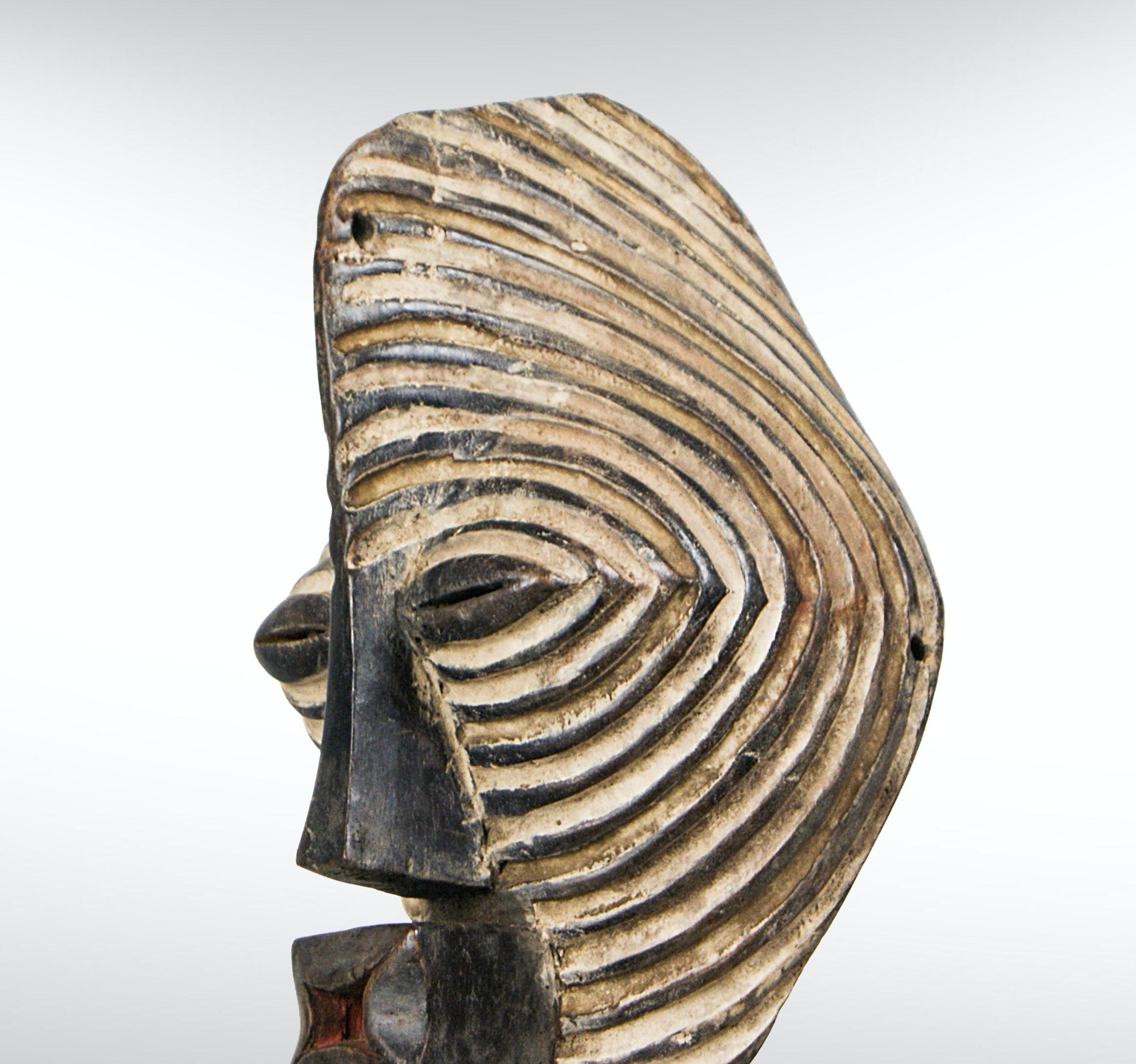 African Songye Male Kifwebe Mask with Expressive Face Large Sized Wall Hanging In Good Condition In Torquay, GB