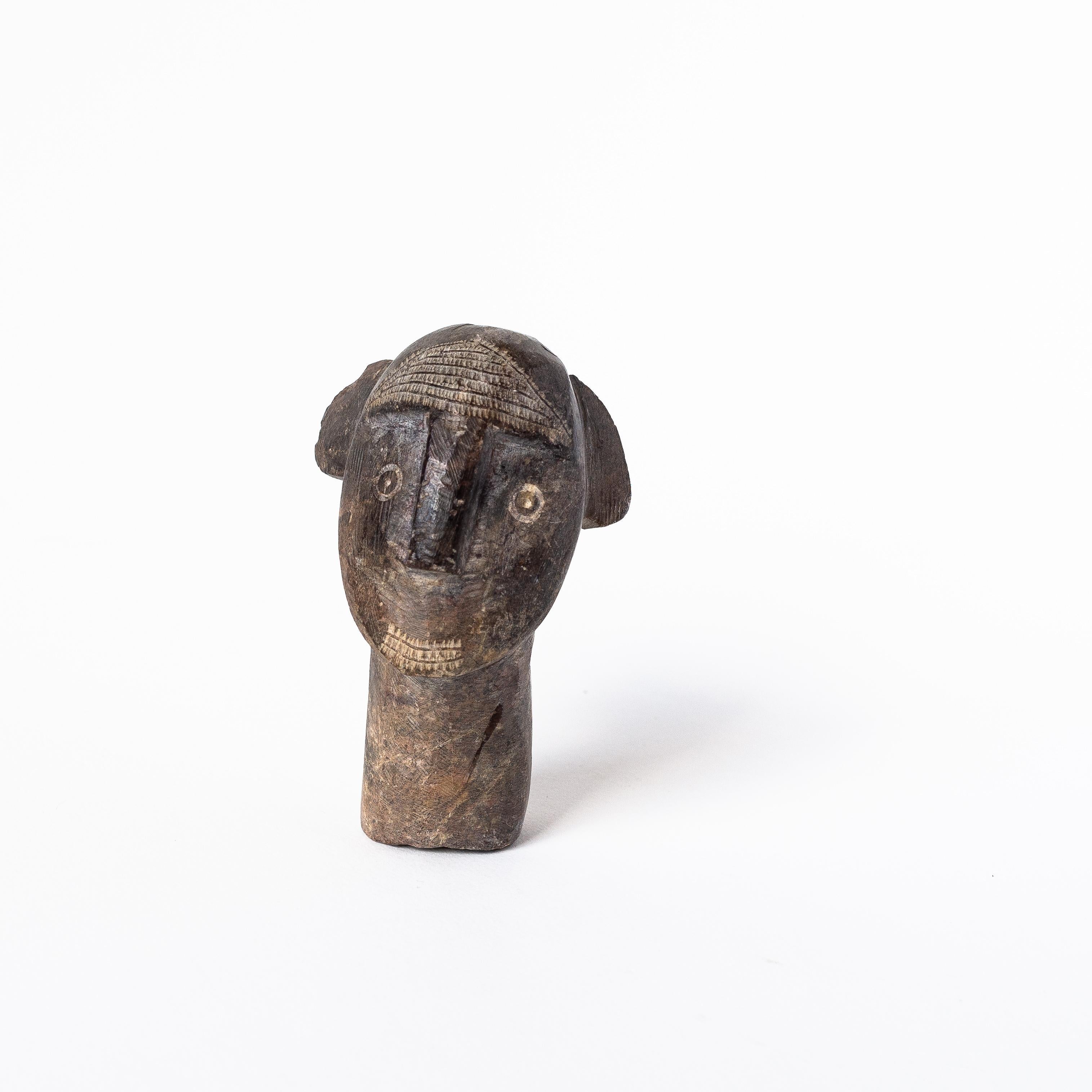 Sculpture africaine en pierre, buste d'homme ou masque, années 1960 en vente 1