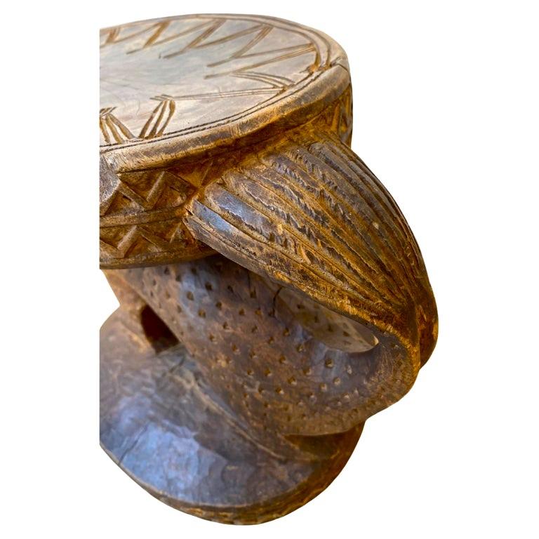 Afrikanischer Hocker aus Kamerun  Bamoun oder Bamileke (Holzarbeit) im Angebot