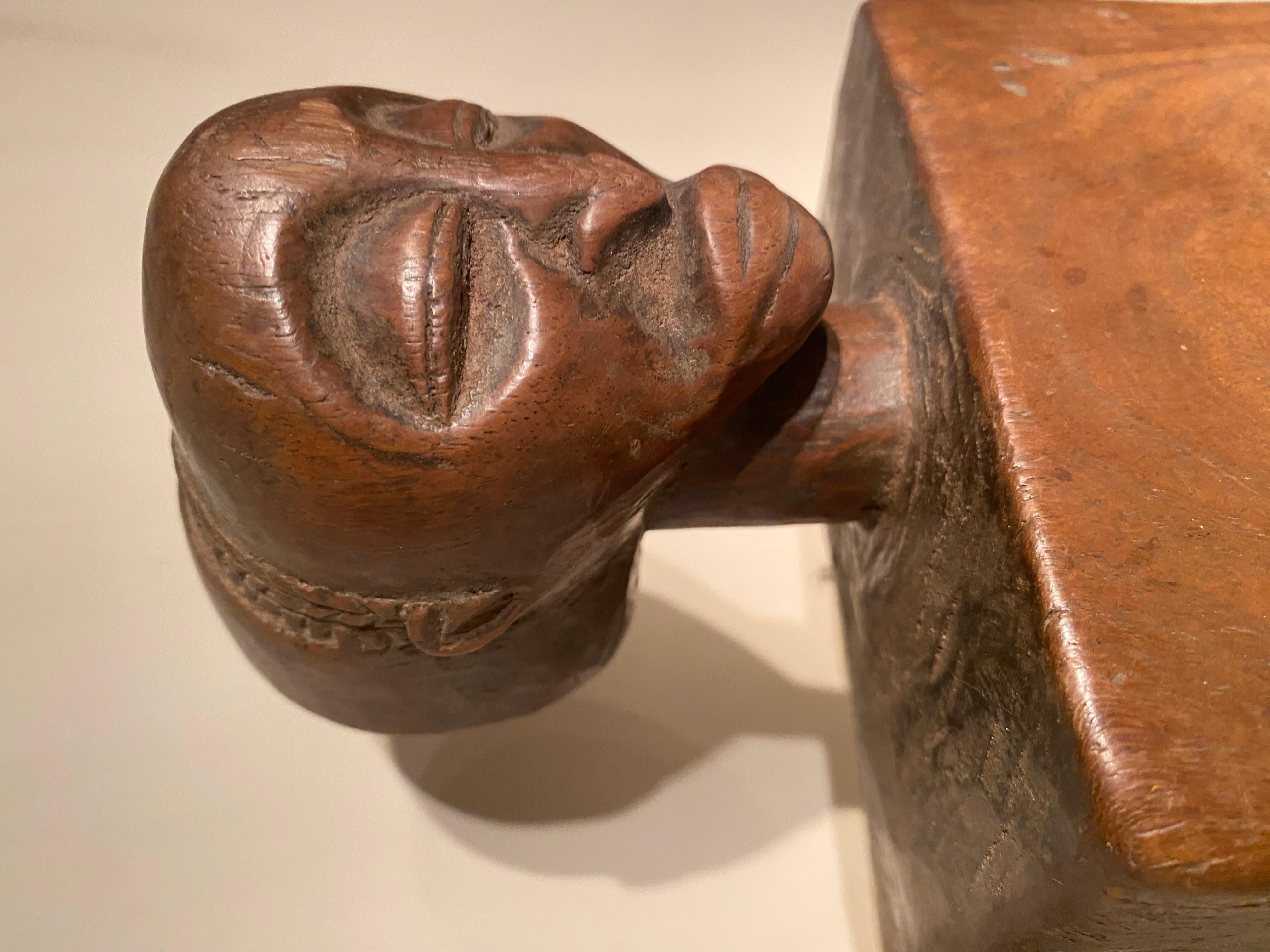 Tabouret africain-appui-tête en vente 3