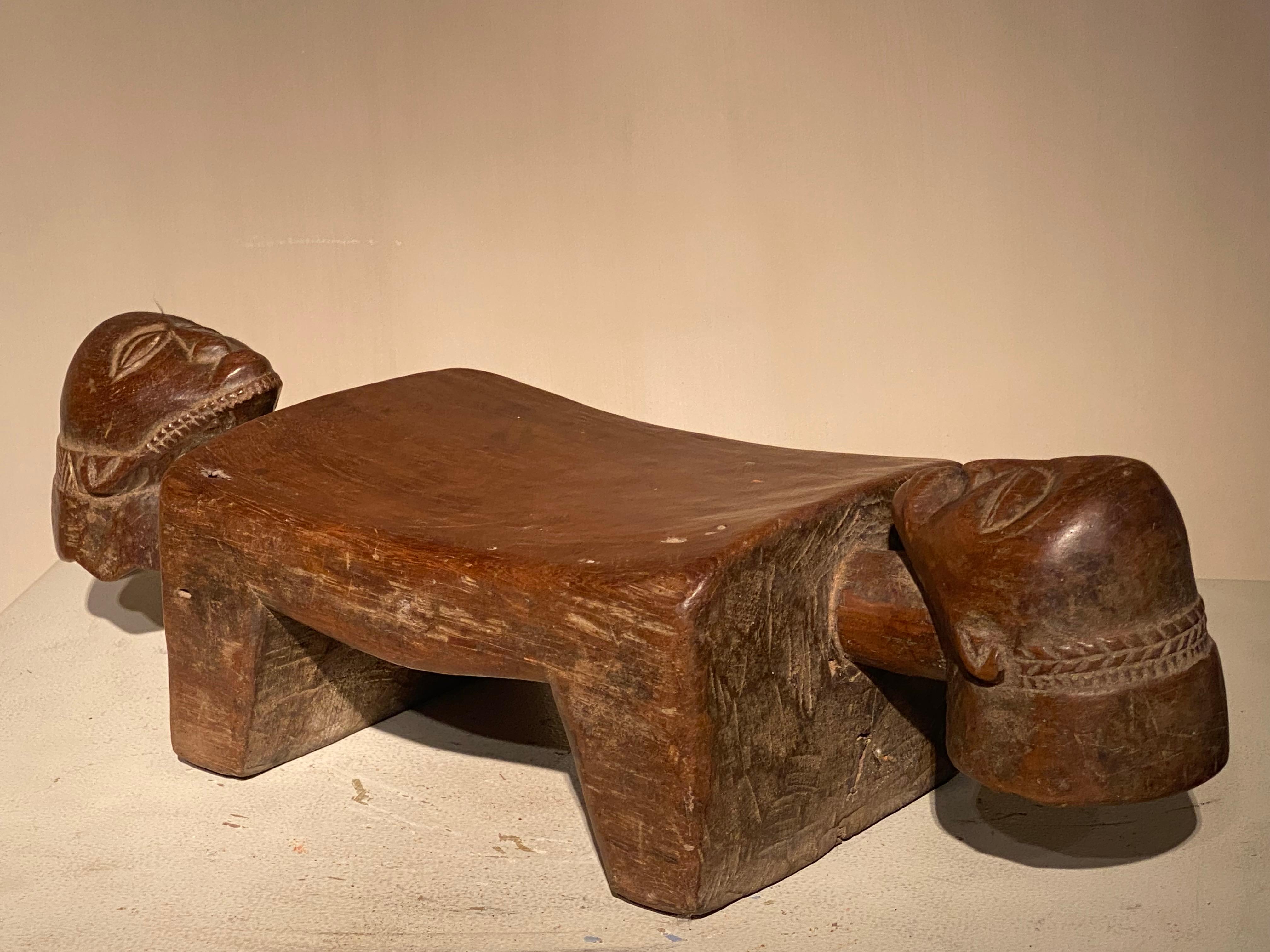 Tabouret africain-appui-tête en vente 6