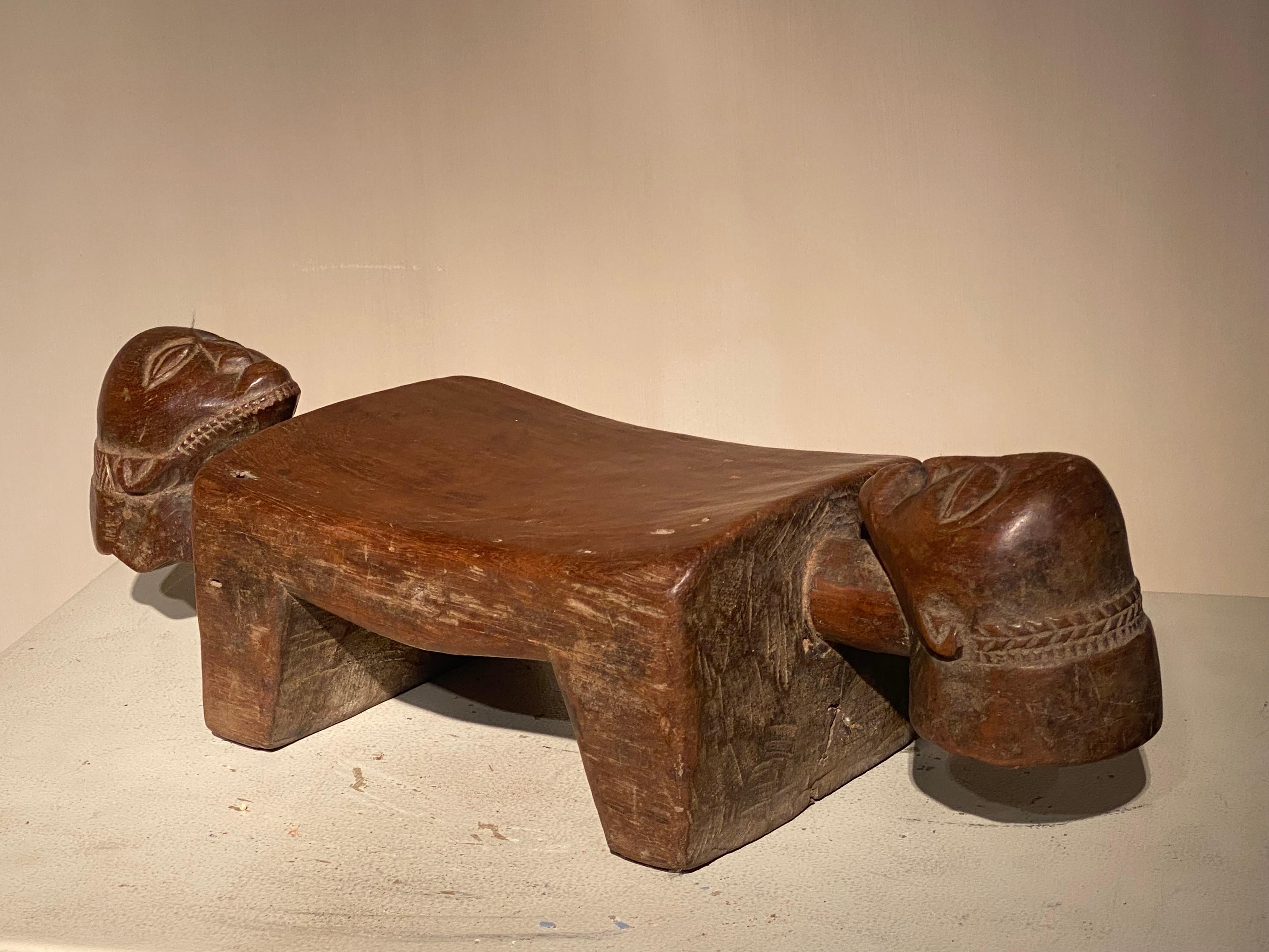 Tabouret africain-appui-tête Bon état - En vente à Schellebelle, BE