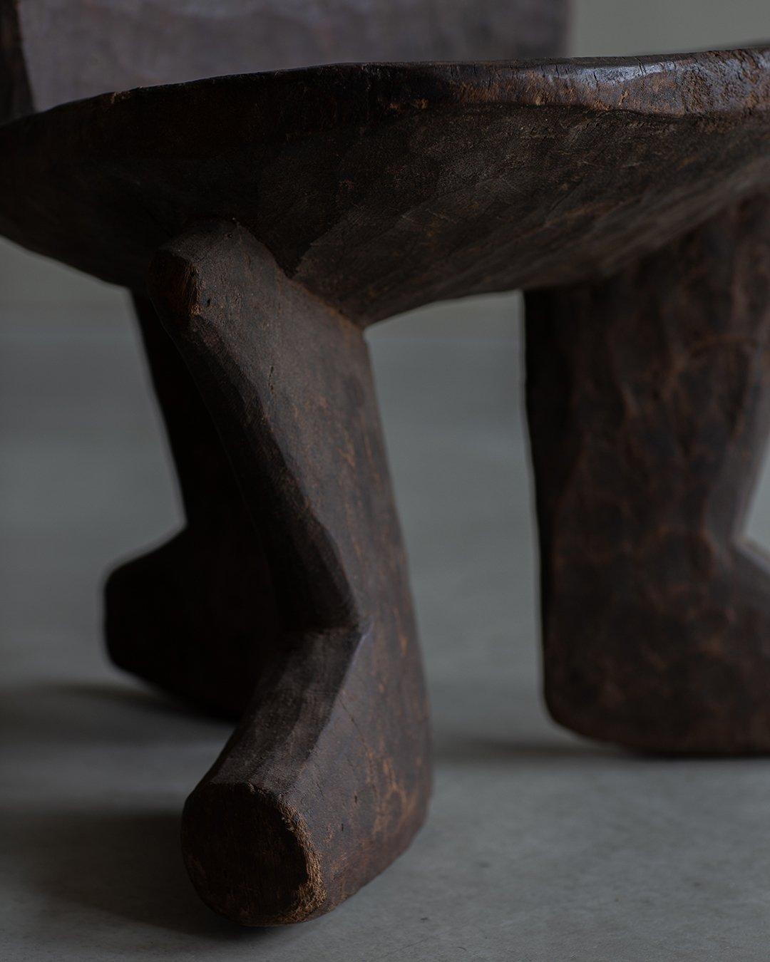 African stool, Solid Wood, Mid-20th century For Sale 3