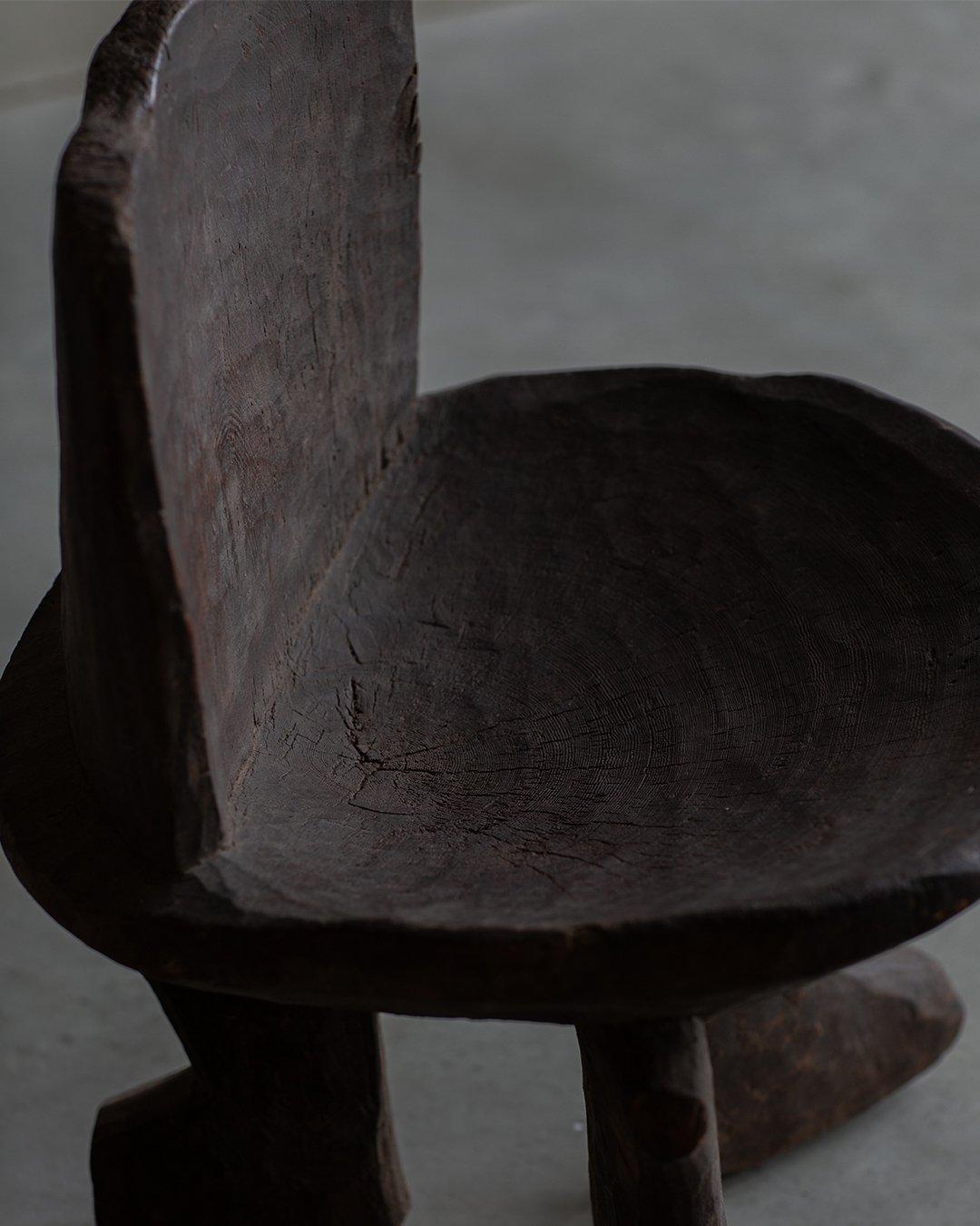 African stool, Solid Wood, Mid-20th century For Sale 4