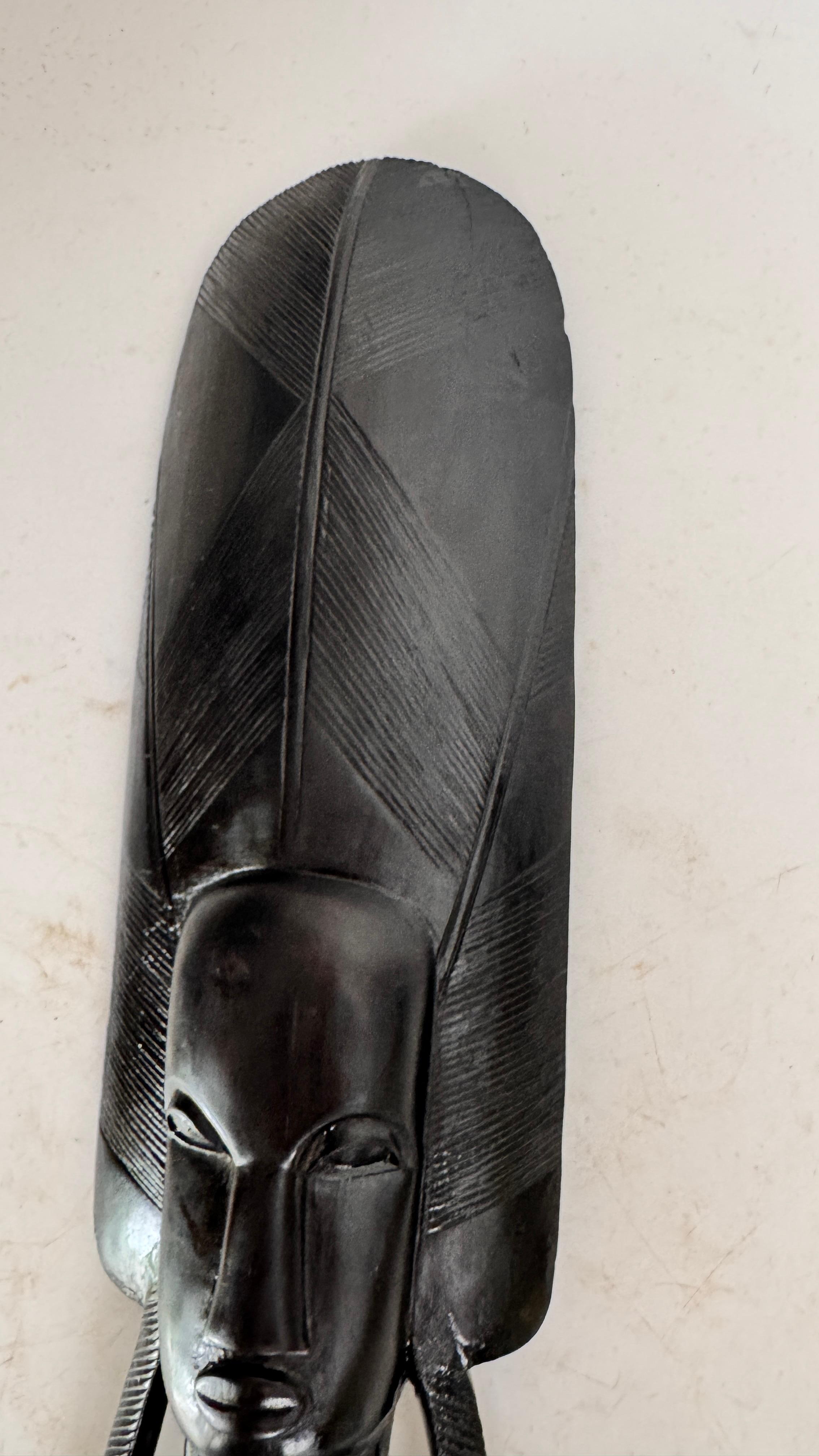 Scultura di legno in stile africano raffigurante una donna con copricapo rituale - Francia, 20° secolo in vendita 4