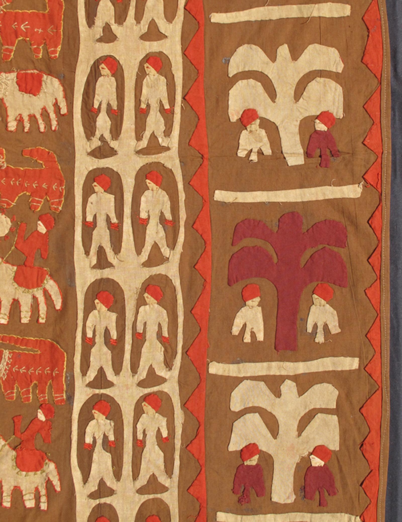 Tribal Textile africain aux motifs géométriques tribaux dans les tons de la terre en vente