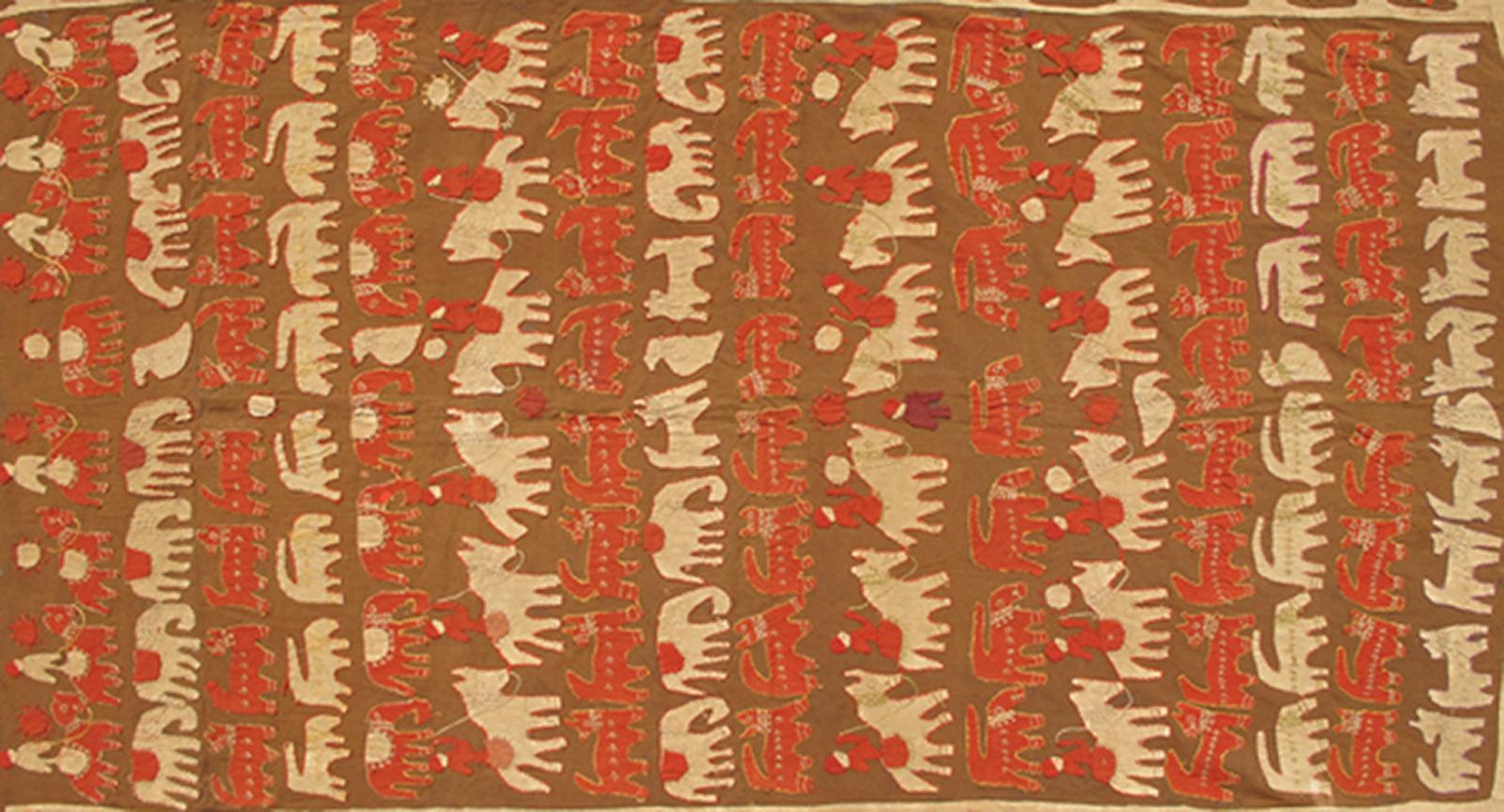 Nord-africain Textile africain aux motifs géométriques tribaux dans les tons de la terre en vente