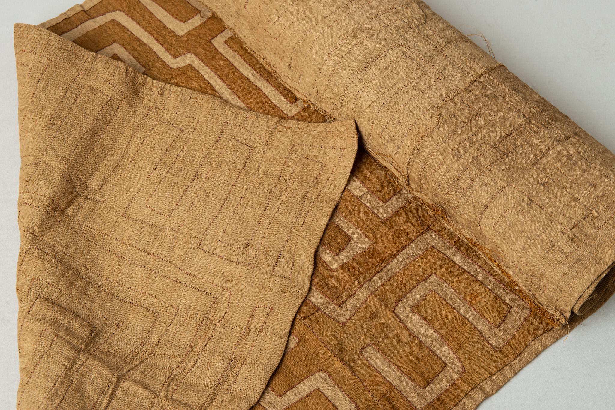 Afrikanische Textilien  Showa Kuba, auch für Rückenlehnenbezug (Handgewebt) im Angebot