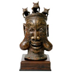 Tête en bronze de style africain Tikar
