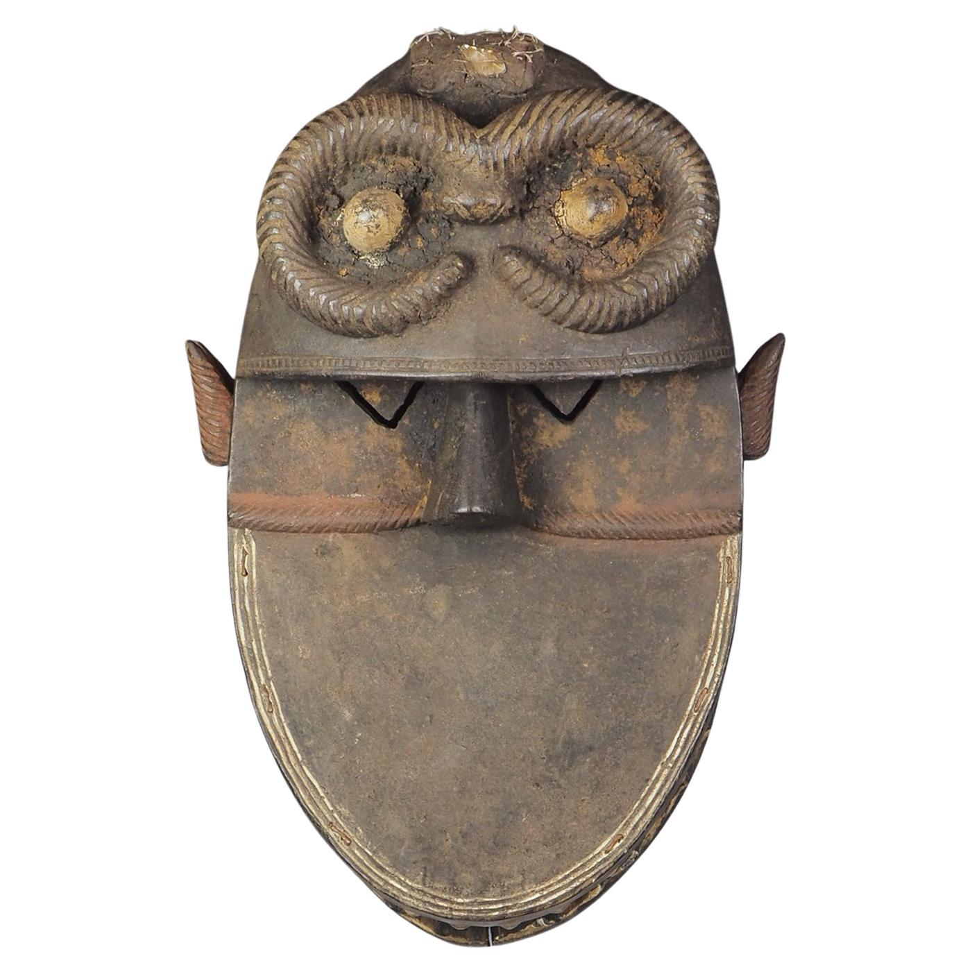 Maschera cerimoniale di iniziazione tribale africana Toma dalla Liberia (Guinea)