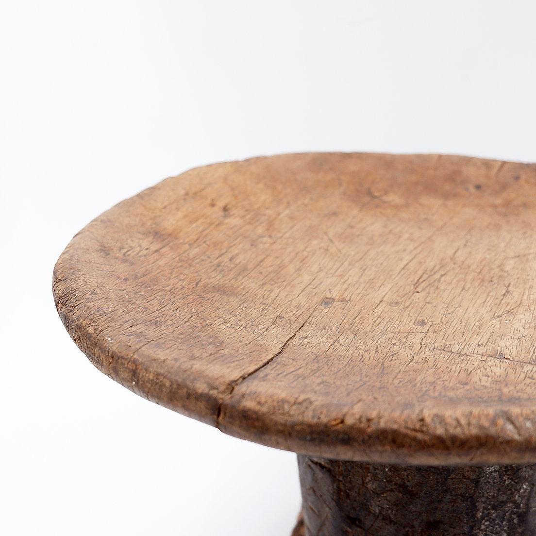 Afrikanischer TONGA-Hocker mit Griff - 20. Jahrhundert im Angebot 6