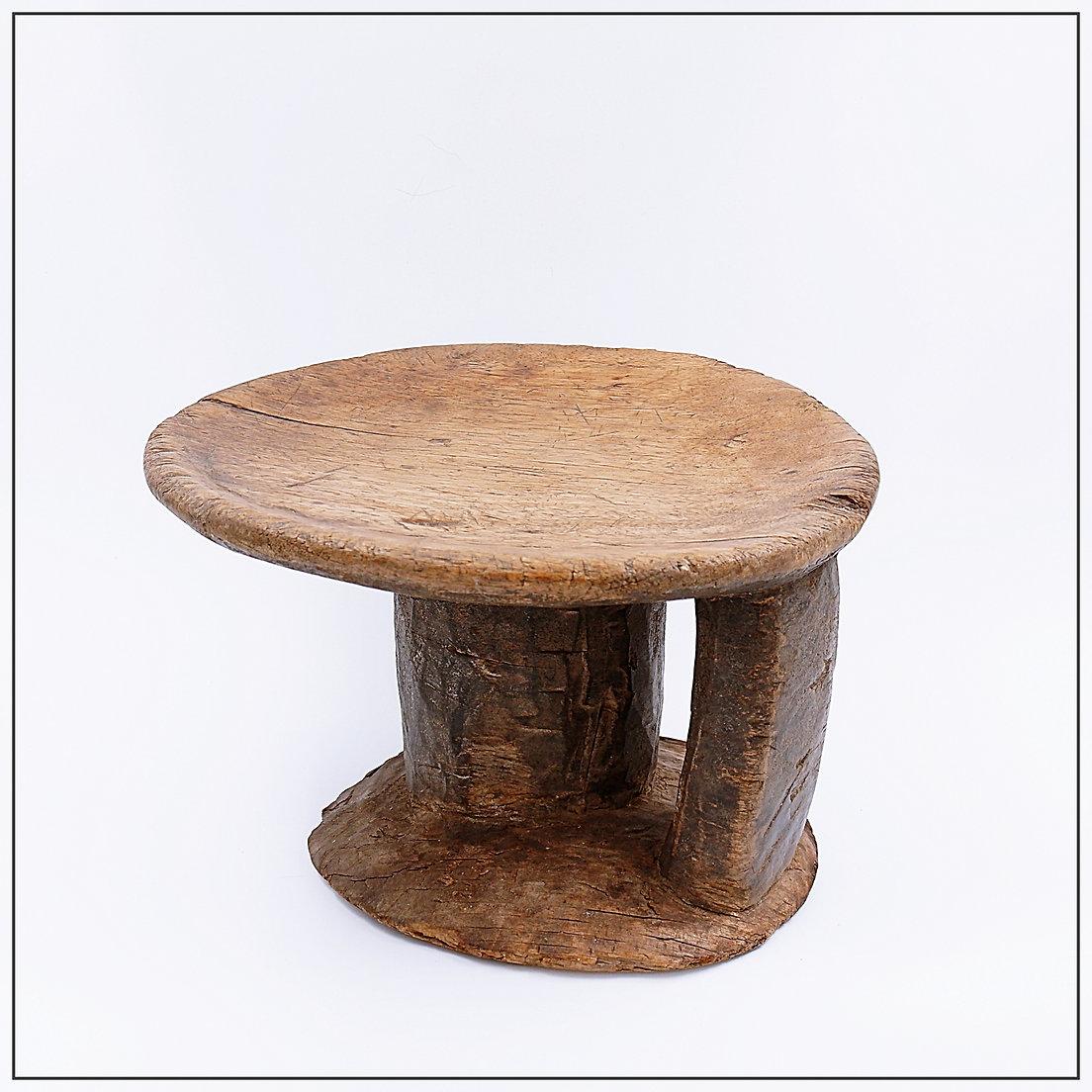Afrikanischer TONGA-Hocker mit Griff - 20. Jahrhundert im Angebot 7
