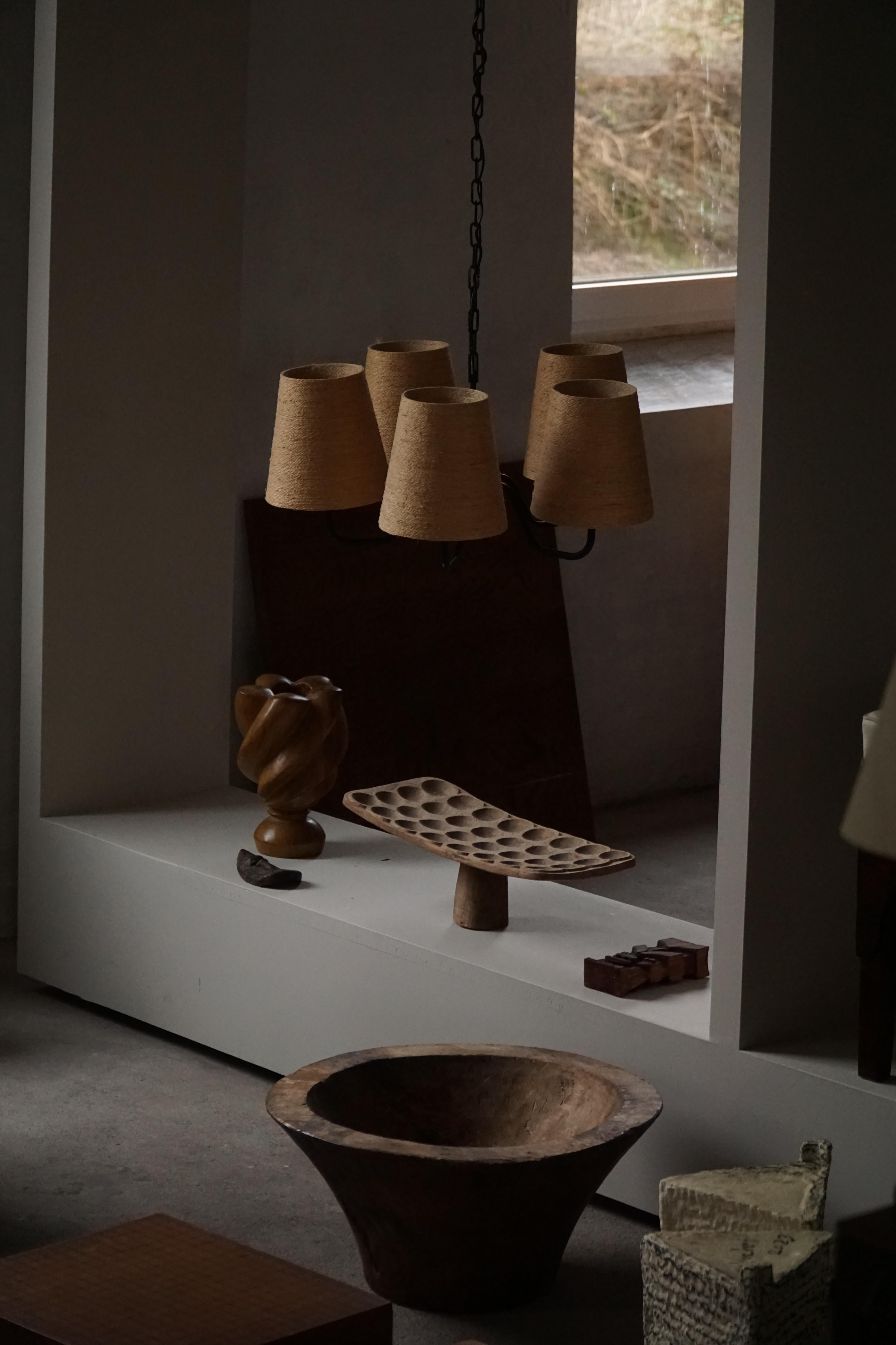 Intagliato a mano African Traditional Game Board / Sculptural Object, Early 20th Century in vendita