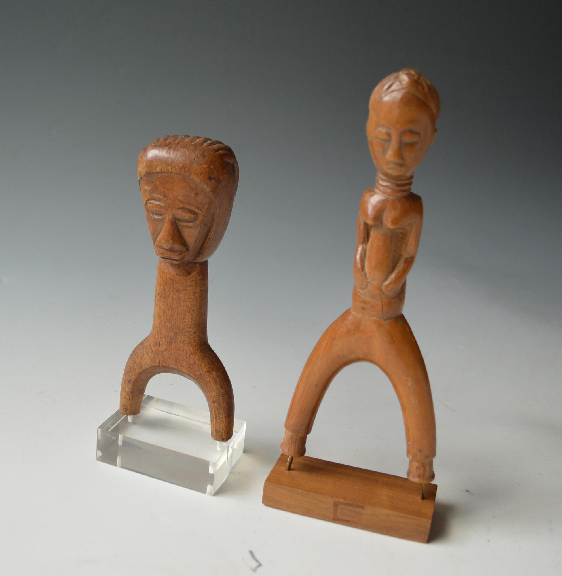 Ivoriano Tribal Art africana Coppia di fionde Baule di pregevole fattura in vendita