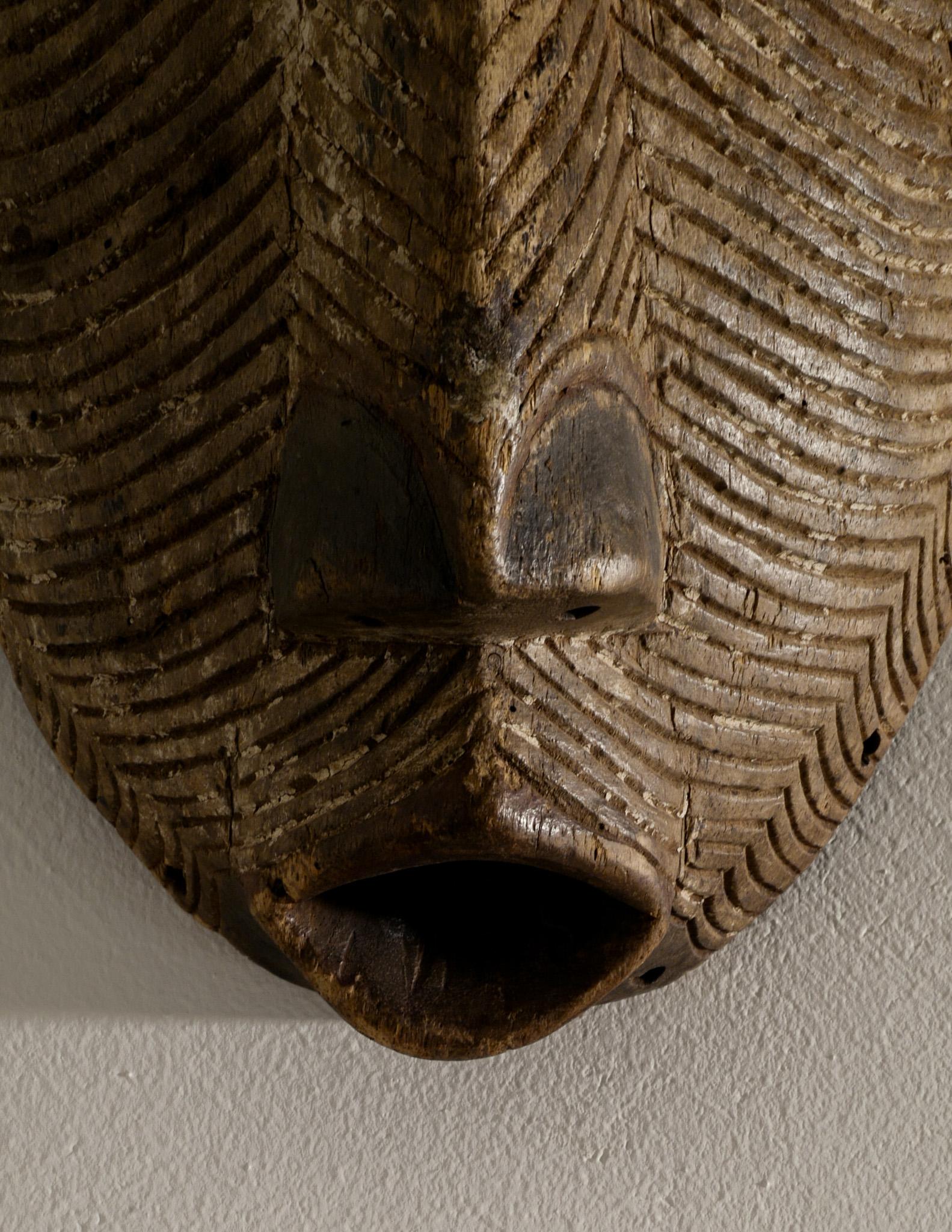 African Tribal Art Hand Carved Wooden Mask In Good Condition In Stockholm, SE