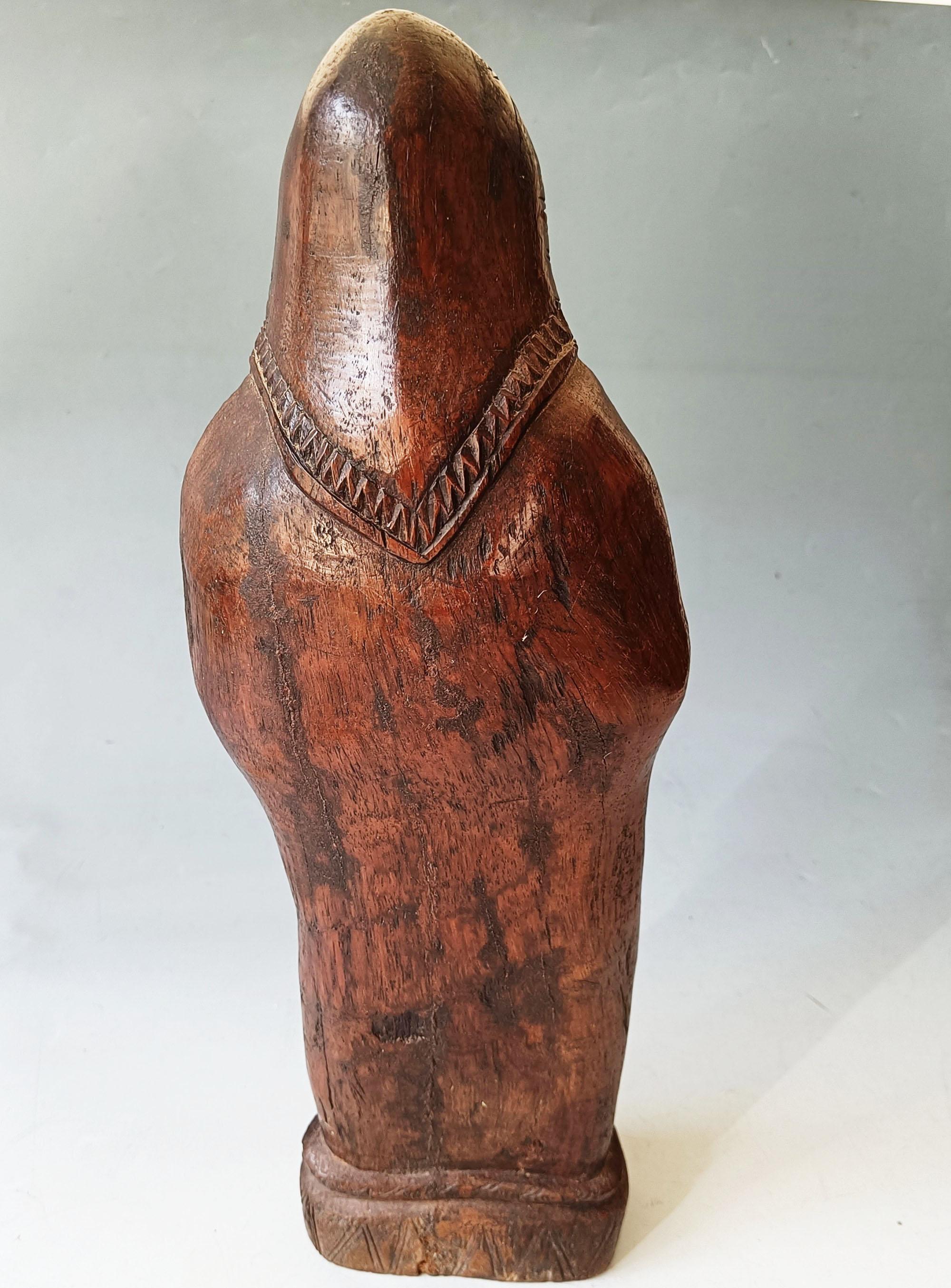 Sculpté à la main Art Tribal Art Africain Grande figure de Madonna Makonde Vintage Folk Art en vente
