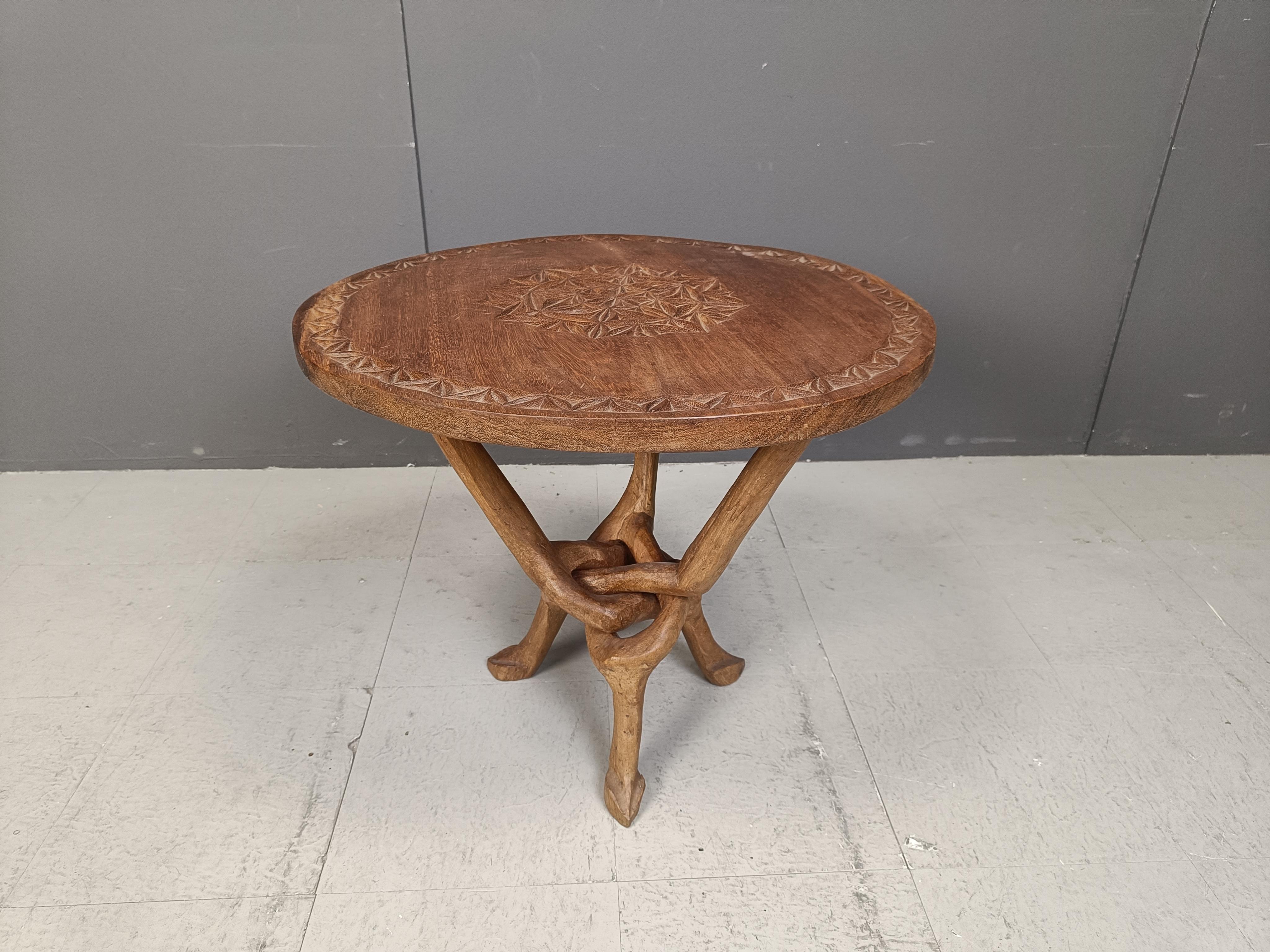 Congolese Tavolino con arte tribale africana, anni '60 in vendita