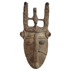 Afrikanischer Stammesbronze-Anhänger - Rituelle Maske