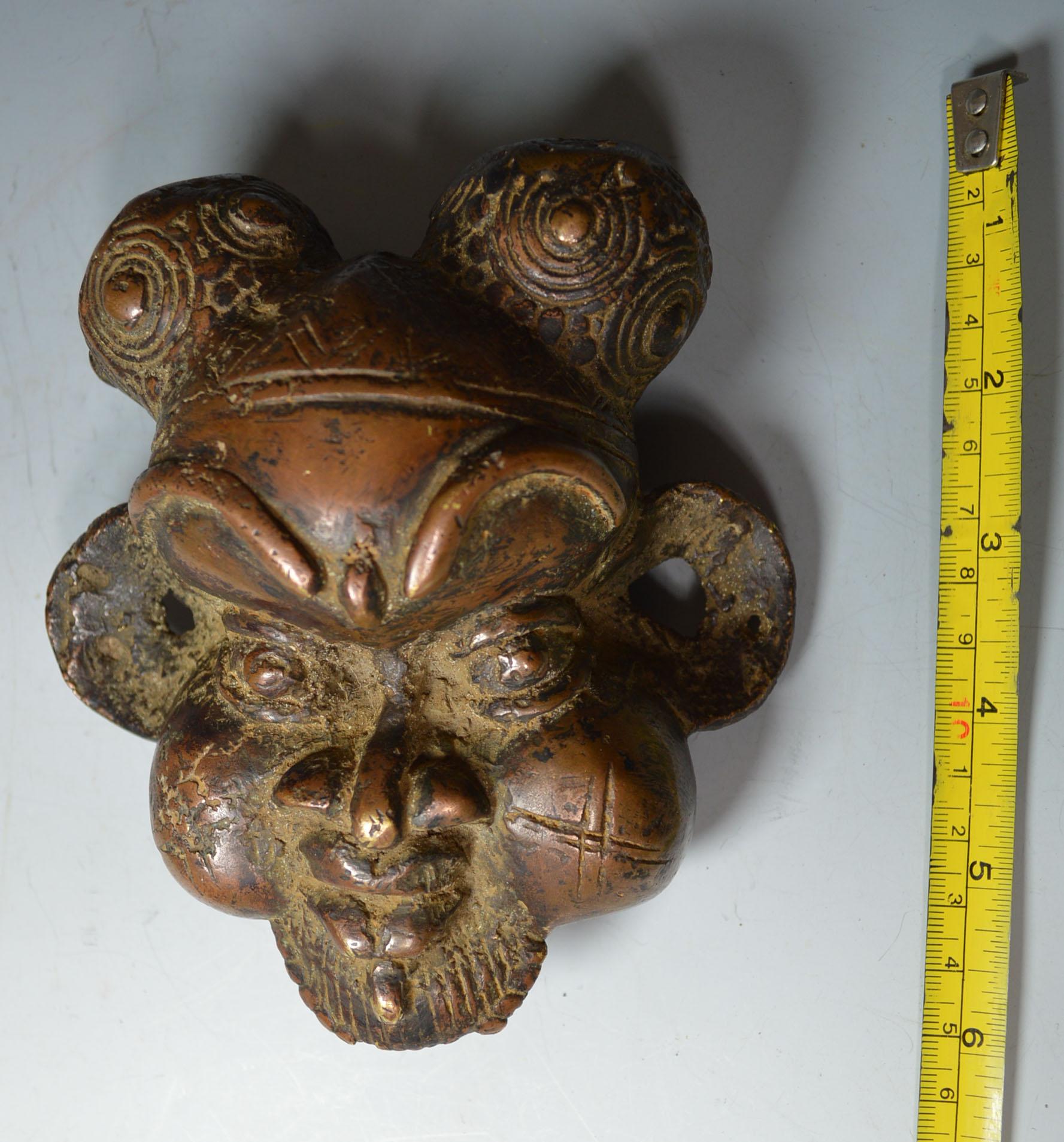 19th Century African Tribal Fine Rare Antique Bamileke Bronze Head For Sale