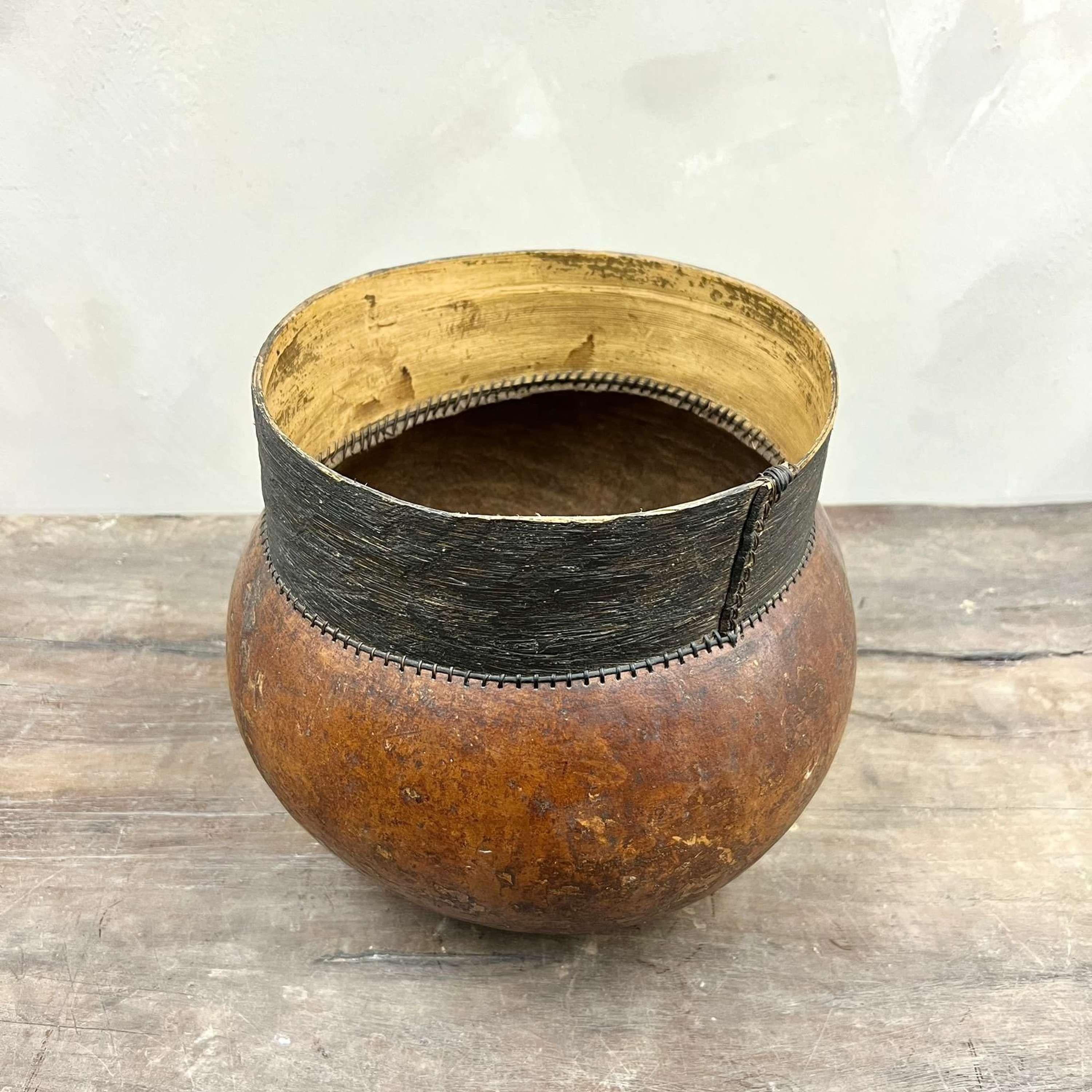 XX secolo Vaso tribale africano in zucca in vendita