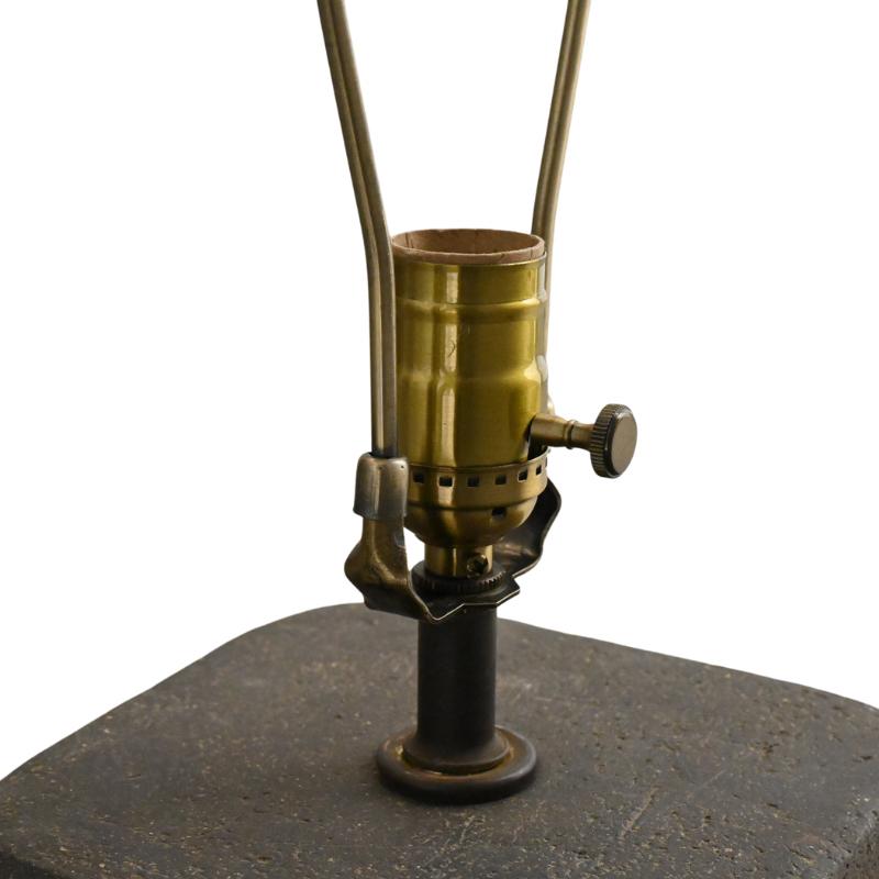 Lampada in ceramica di ispirazione tribale africana con paralume personalizzato in vendita 3