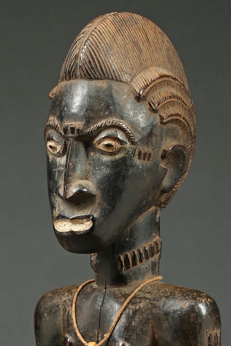 African Tribal Seated Baule Male Figure, Ivory Coast, Africa In Good Condition In Point Richmond, CA
