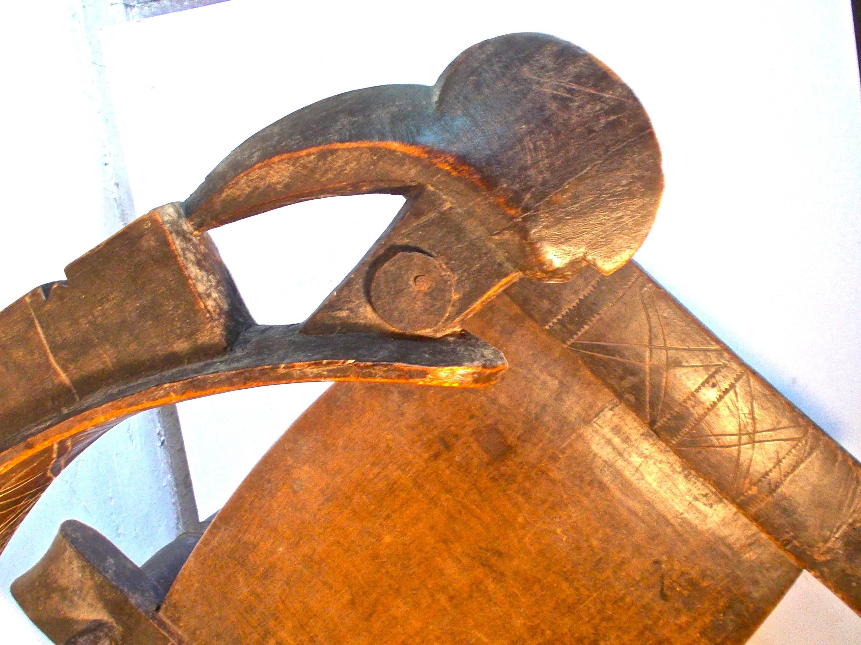 20ième siècle Chaise tribale africaine Senufo en vente