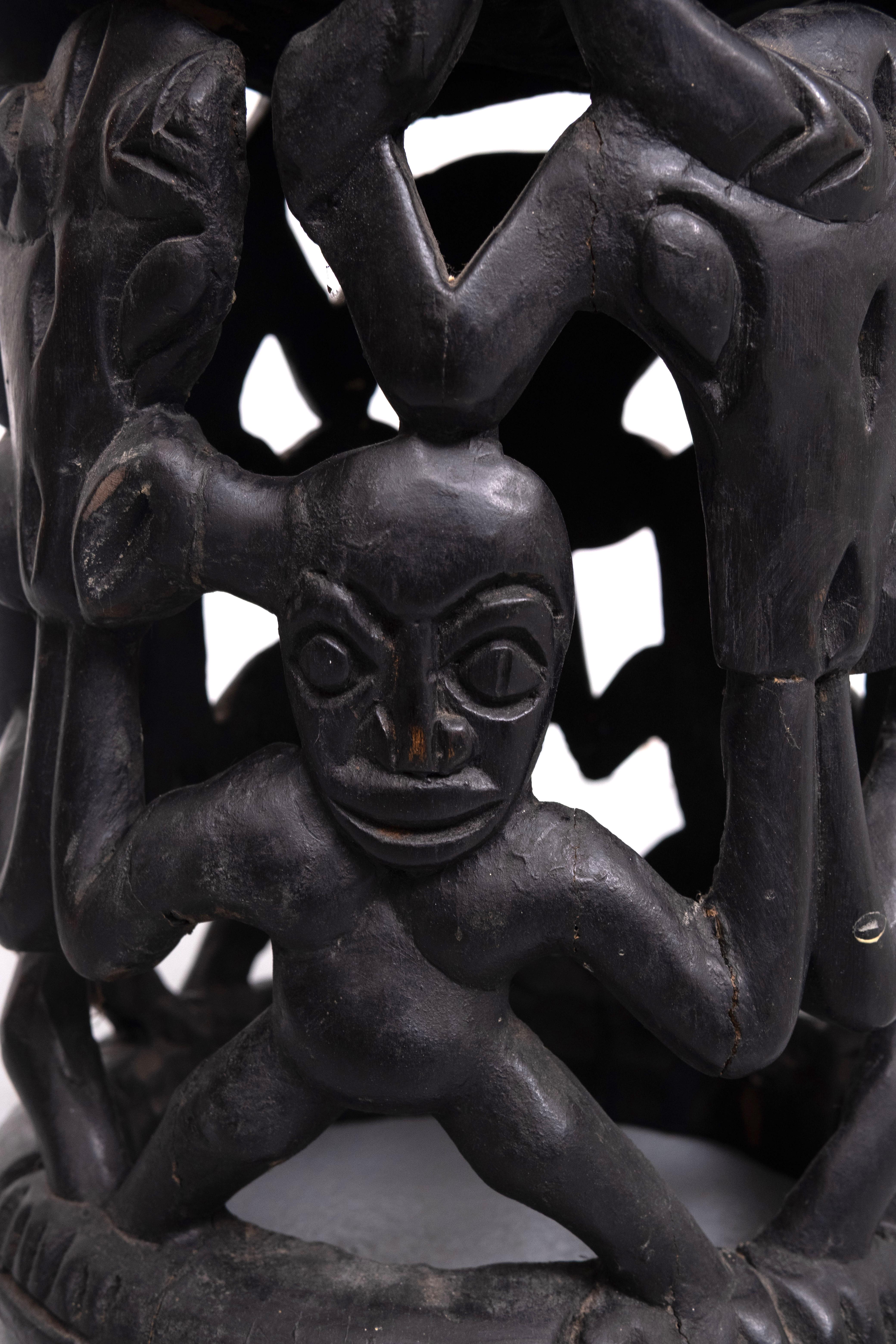 African tribal stool amileke, Cameroon Africa, 1950's In Good Condition For Sale In Den Haag, NL