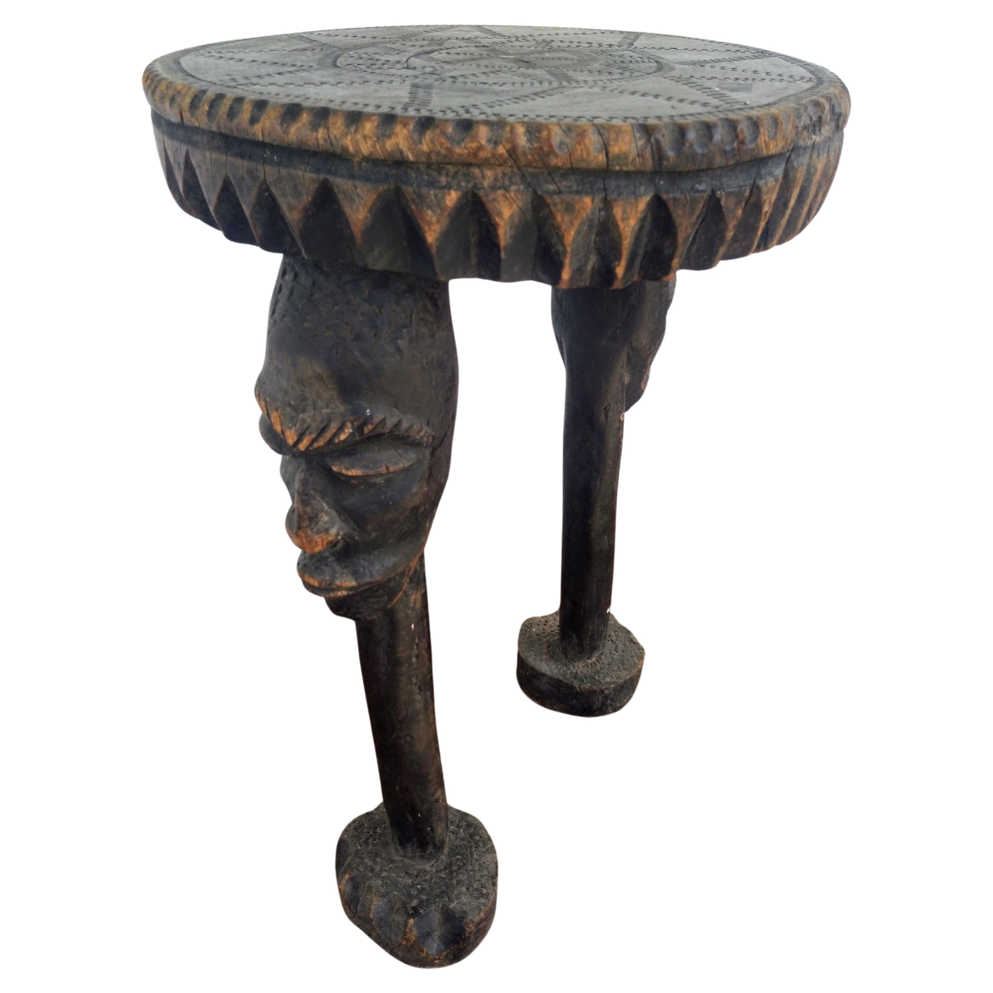 Tabouret tribal africain