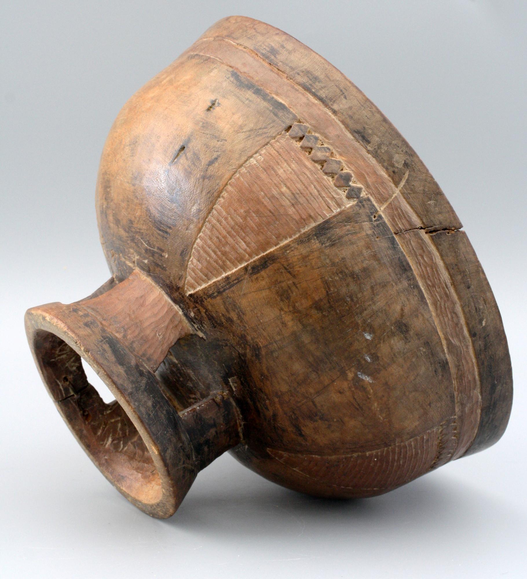 pedestal wooden bowl