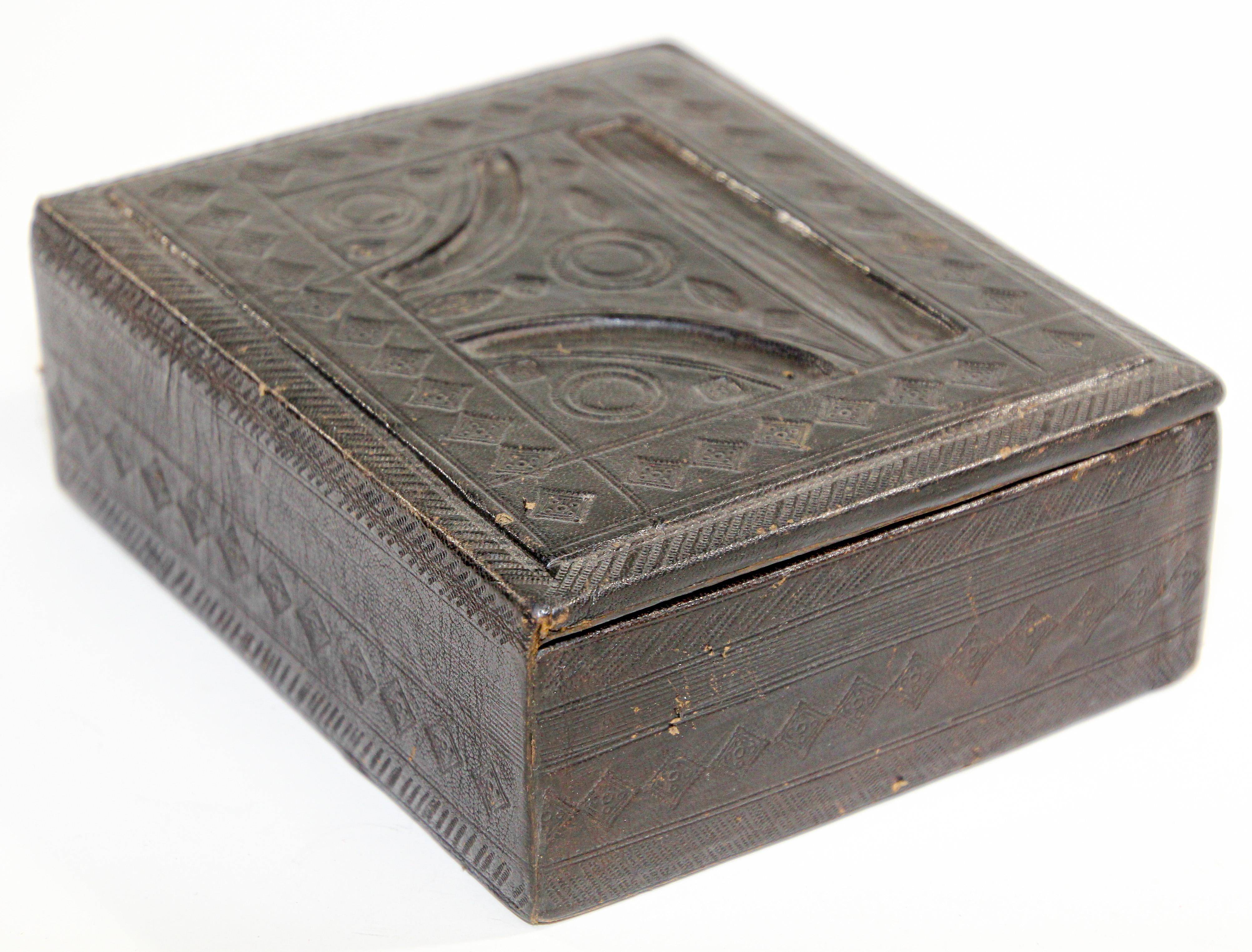African Tuareg Hand-Tooled Black Leather Box For Sale 3