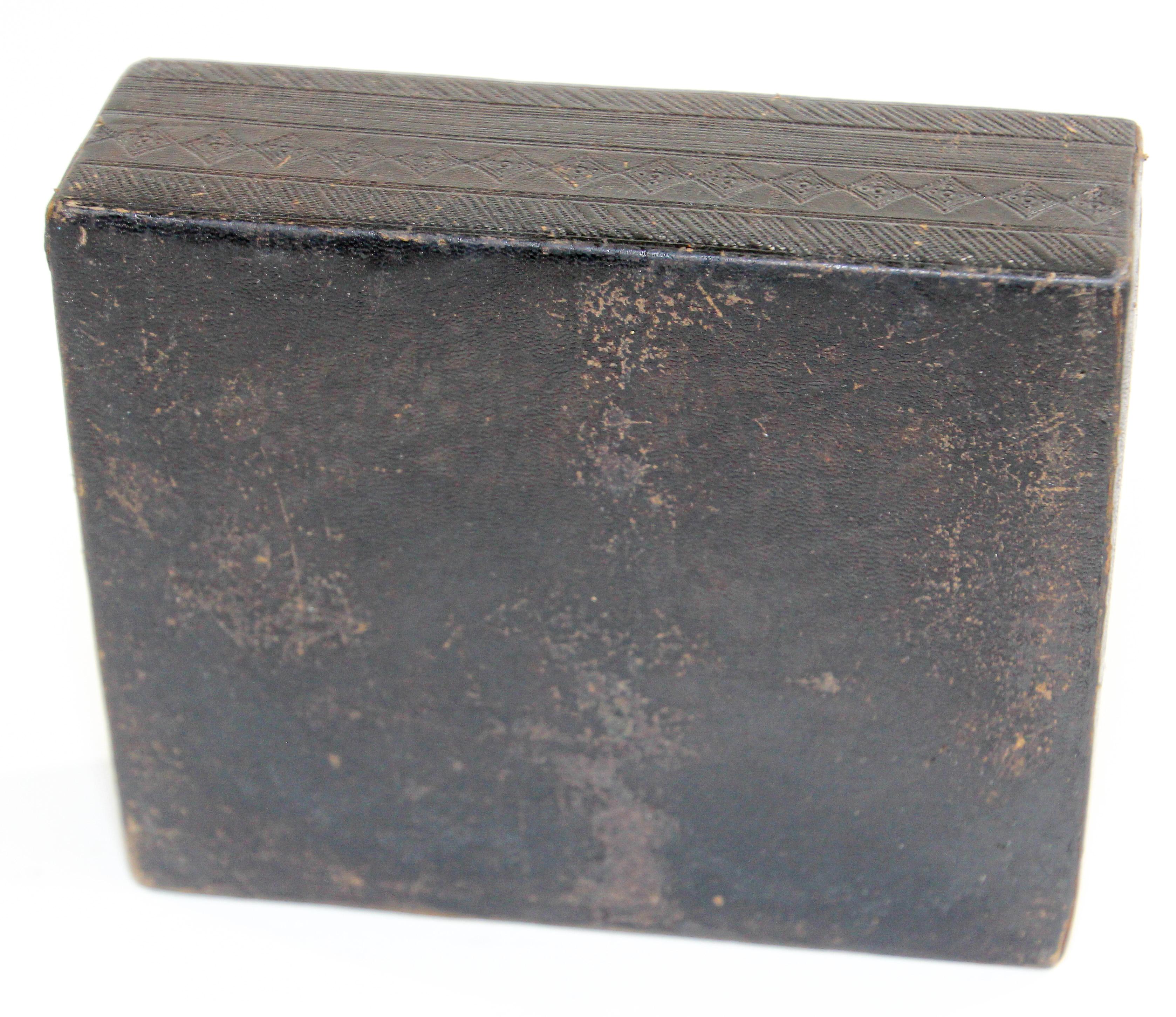 African Tuareg Hand-Tooled Black Leather Box For Sale 1