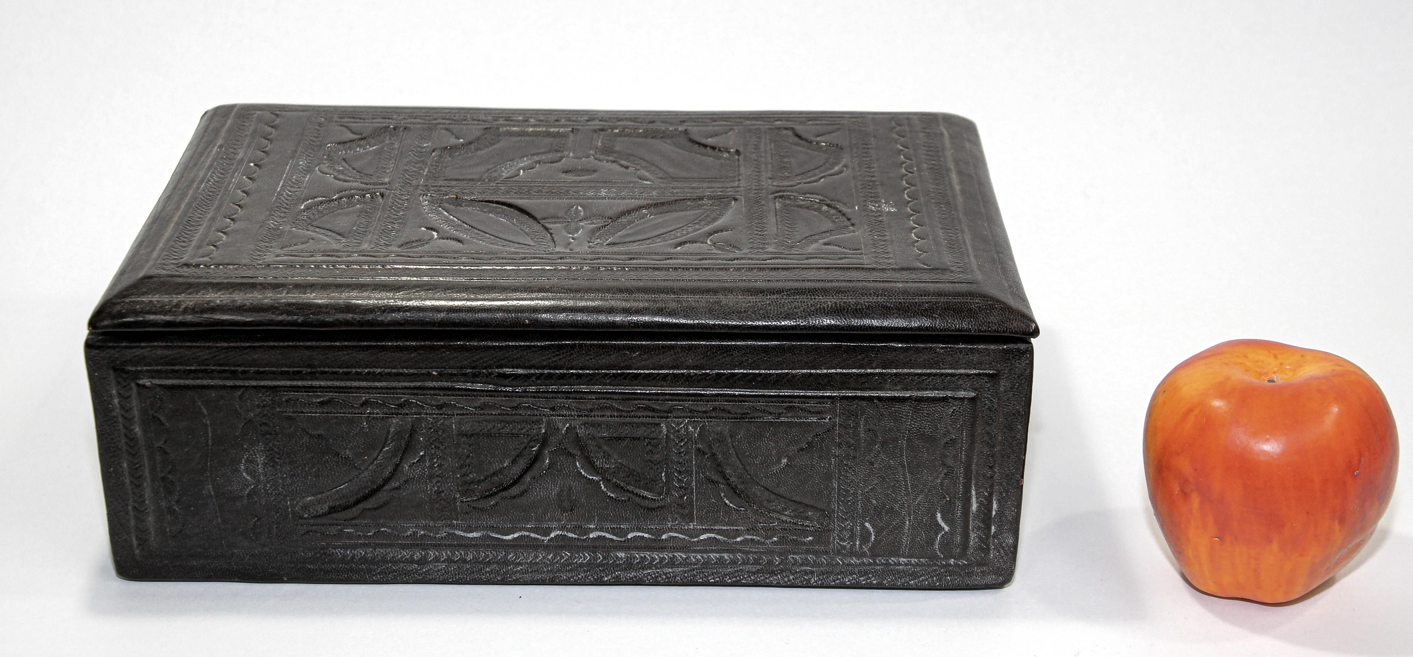 African Tuareg Large Hand-Tooled Brown Leather Box 8