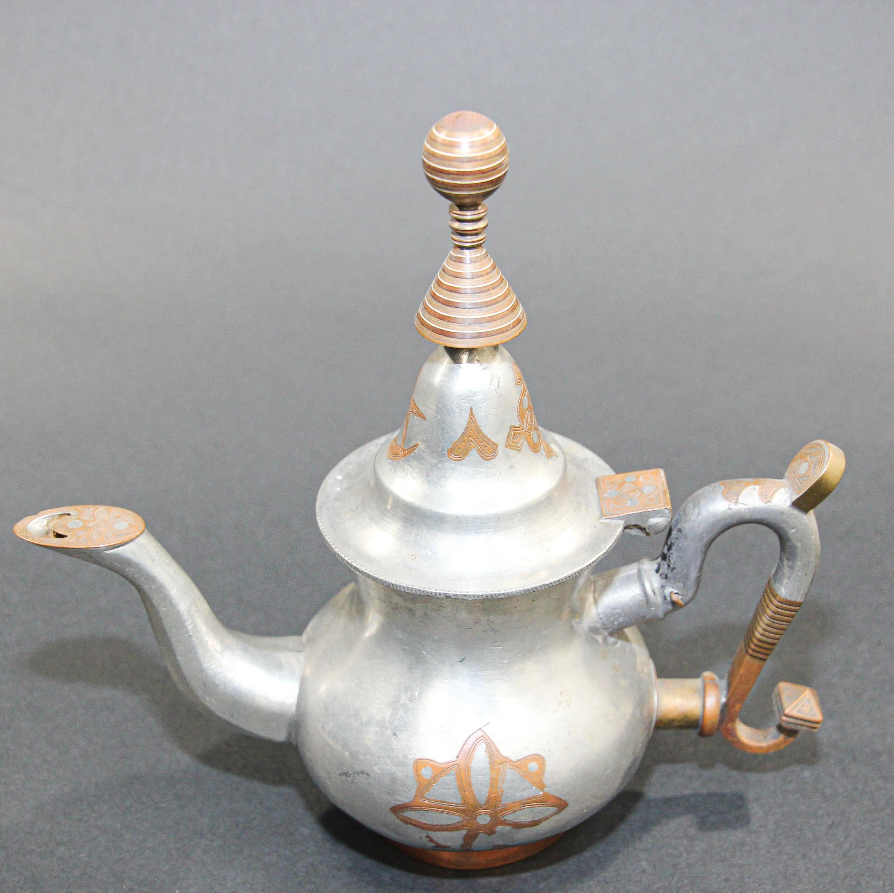 Tetera africana tuareg de peltre plateado de Mauritania en venta 2