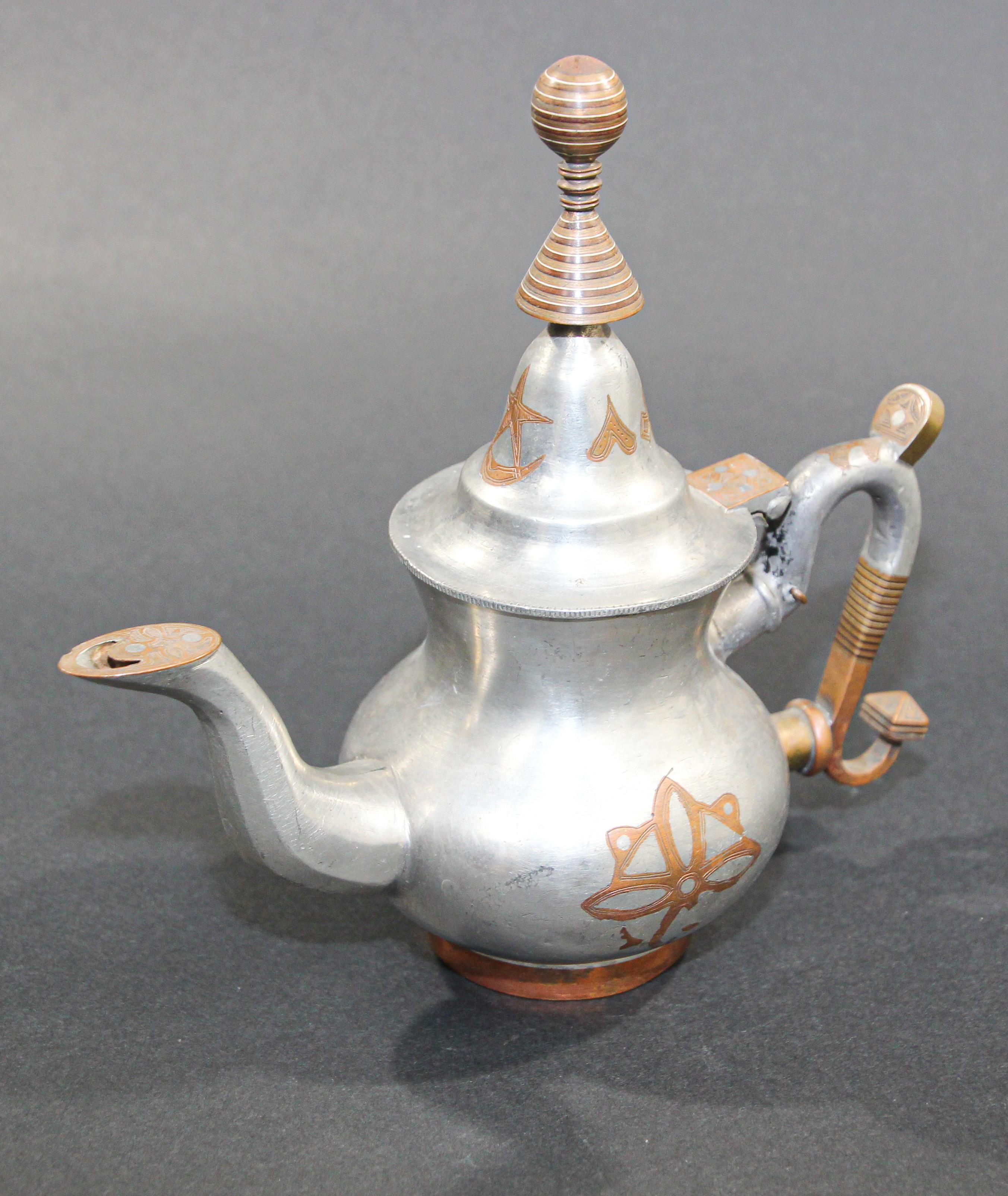 Afrikanische Zinn-Teekanne aus Mauritania aus Silber (Mauretanisch) im Angebot