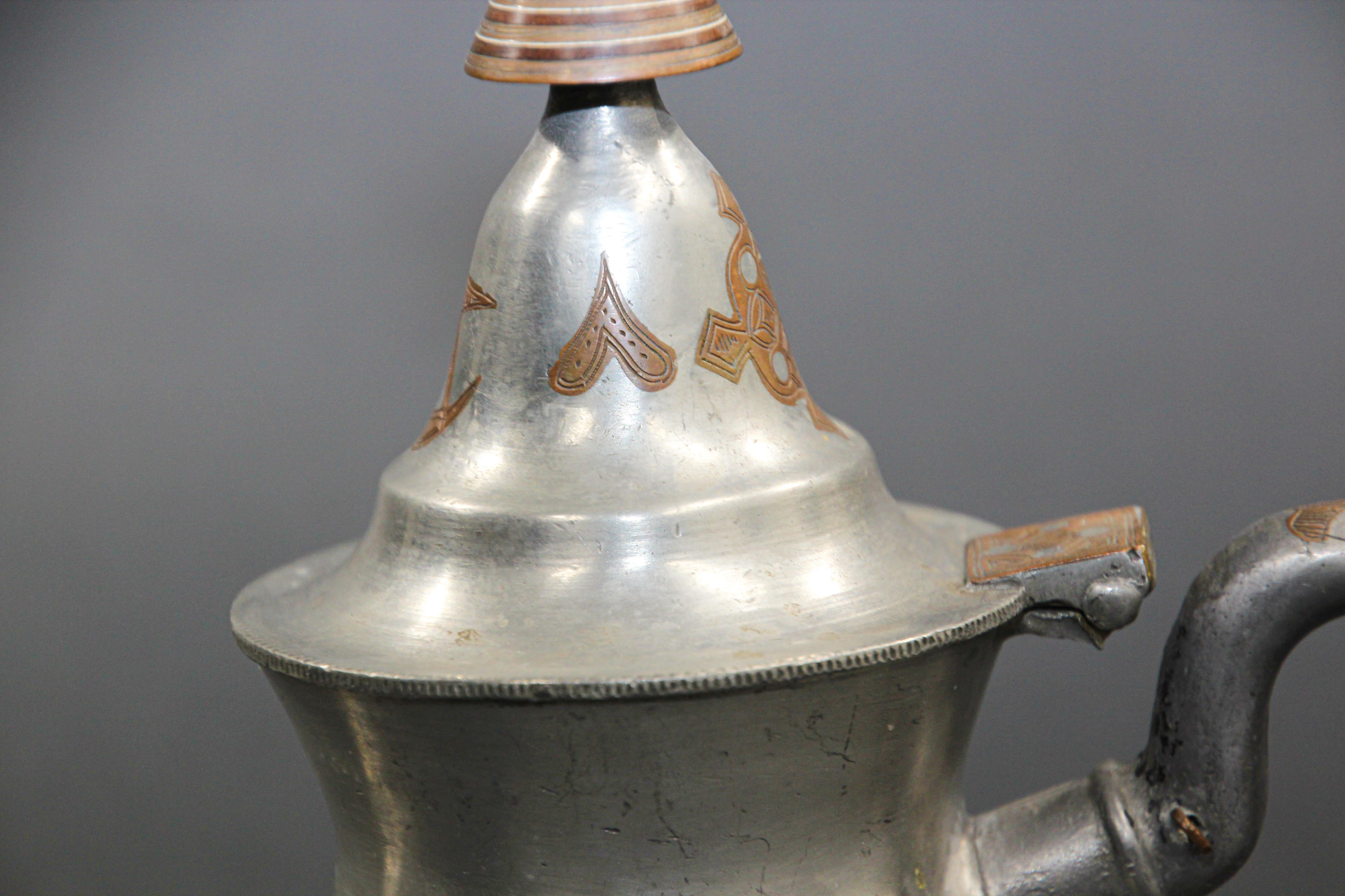 Tetera africana tuareg de peltre plateado de Mauritania en venta 1