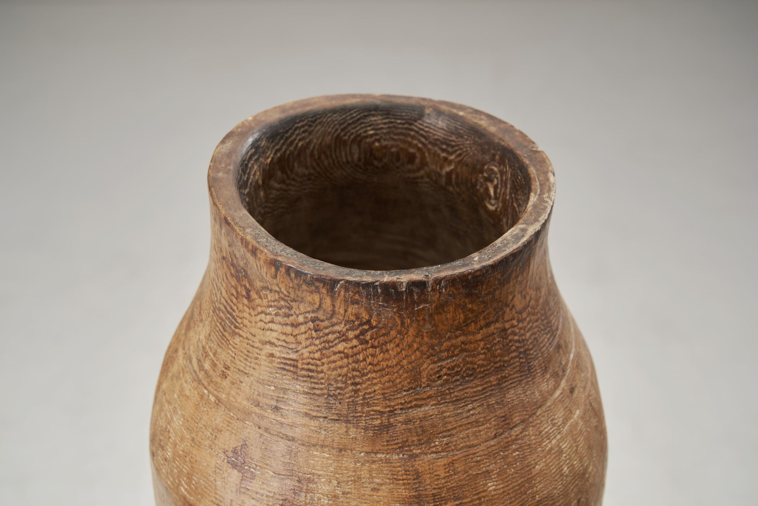 African Tutsi Wood Milk Container, Rwanda Early 20th Century In Good Condition For Sale In Utrecht, NL
