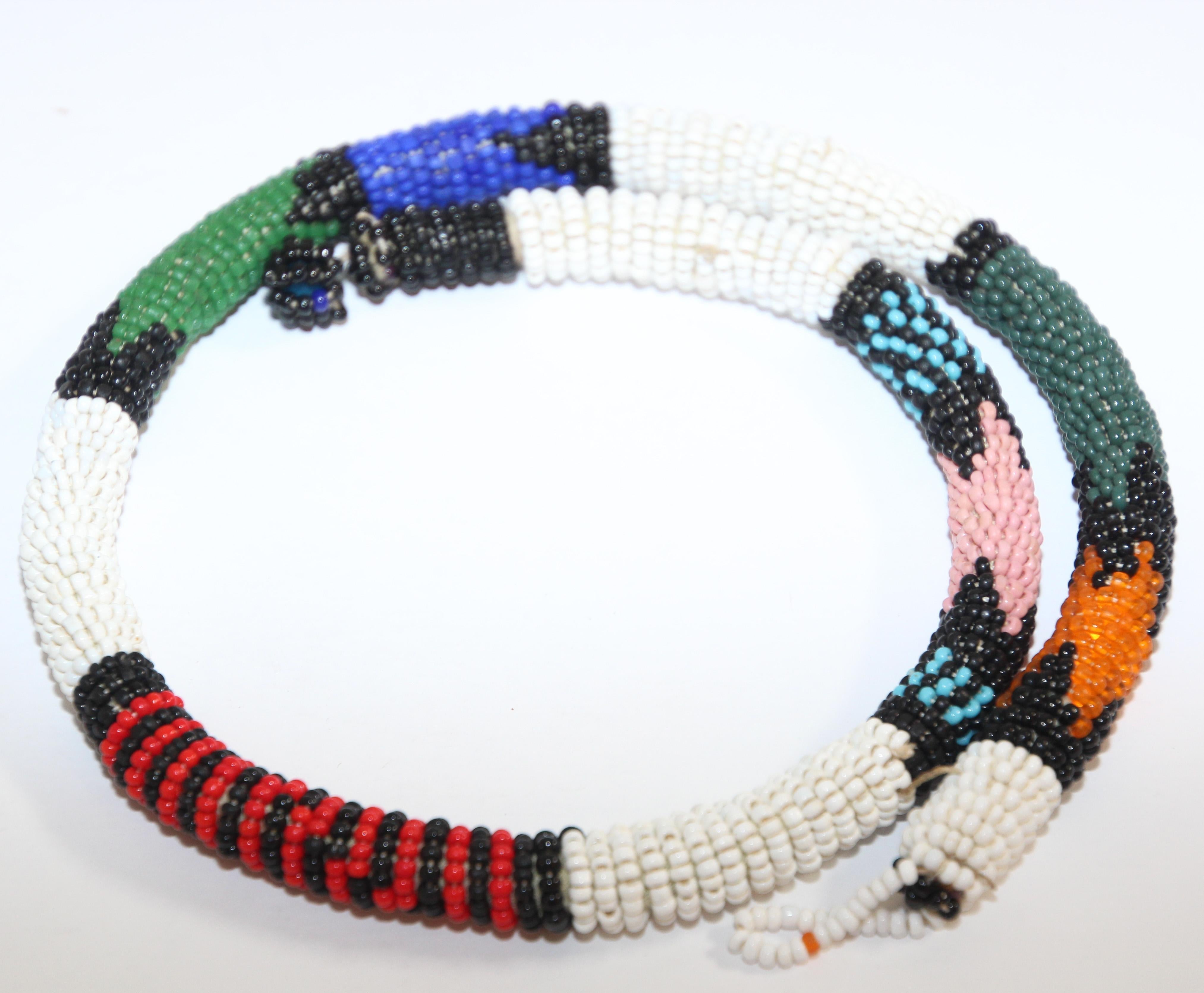 Afrikanische Urembo-Perlen-Halskette im Vintage-Stil von Maasai-Stamme, Kenya im Zustand „Gut“ im Angebot in North Hollywood, CA
