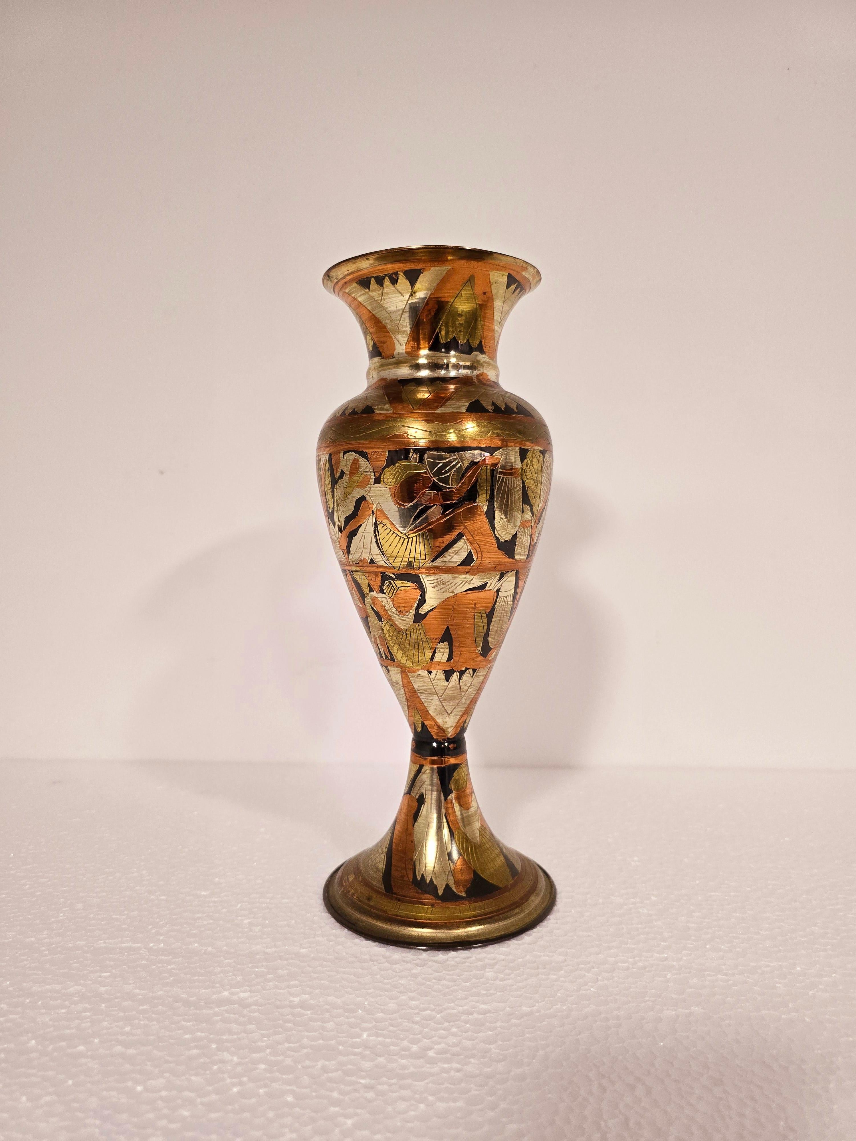 Camerounais Vase africain 1990 en vente