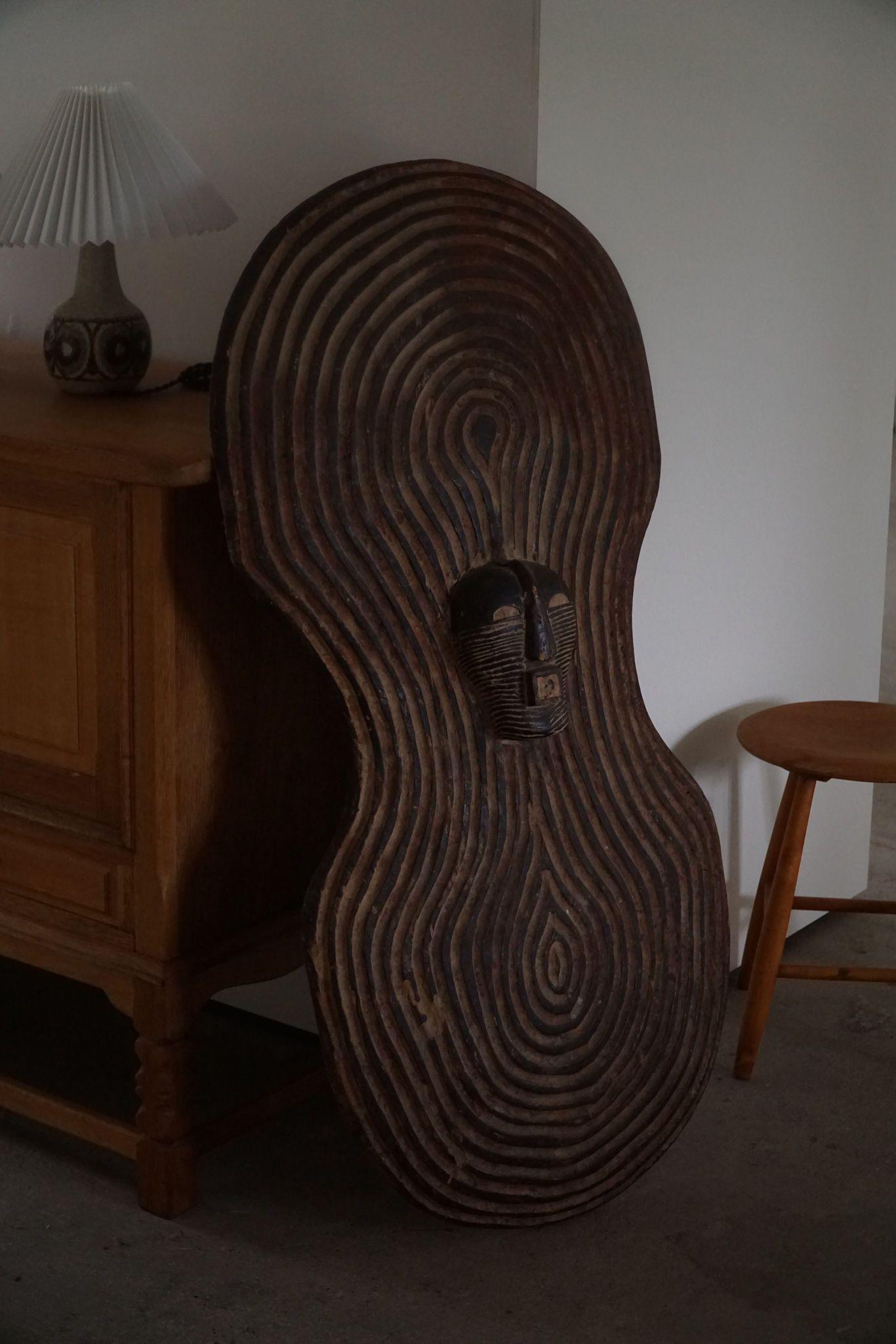 Afrikanisches Vintage-Schild, Stammes-Wandkunst, SONGYE SHIELD, Kongo, Mitte 20. im Angebot 4