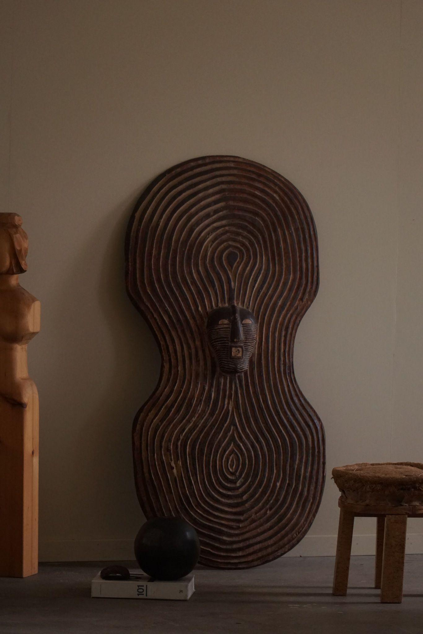 Afrikanisches Vintage-Schild, Stammes-Wandkunst, SONGYE SHIELD, Kongo, Mitte 20. (Kongolesisch) im Angebot