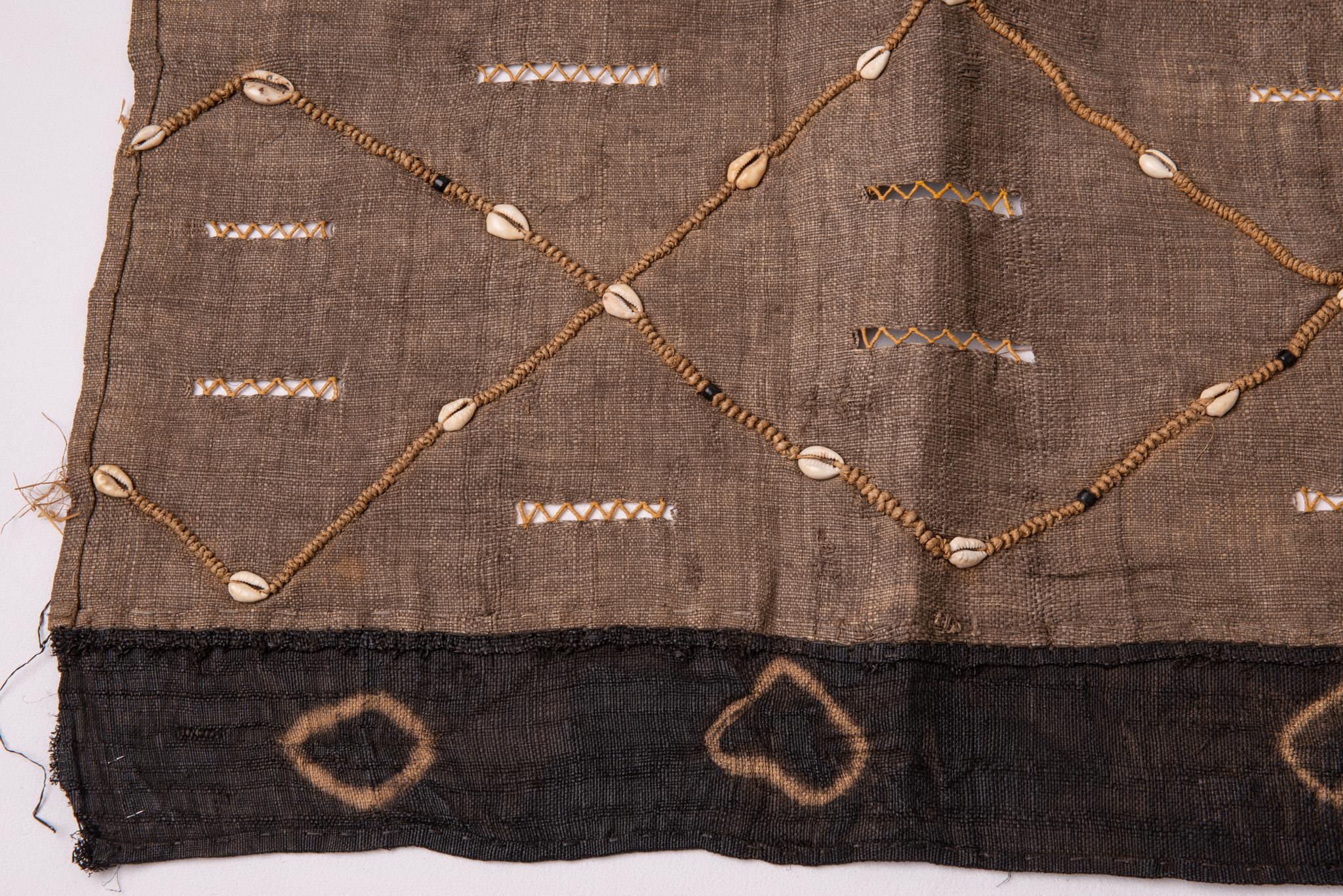 Afrikanische Textilien Showa Kuba, auch für die Rückenlehne bedecken (Handgewebt) im Angebot