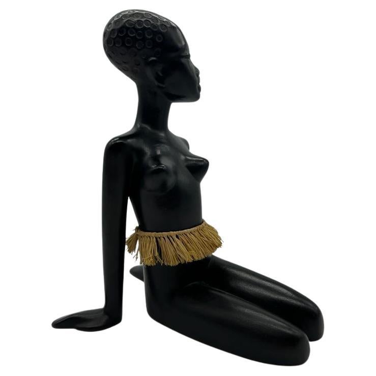 Figurine de femme africaine estampillée Anzengruber Handmade Austria Number Two.