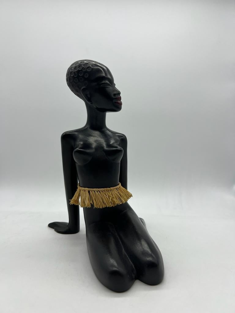 Céramique Sculpture de figurine de femme africaine par Leopold Anzengruber, Autriche Vienne, 1950 en vente