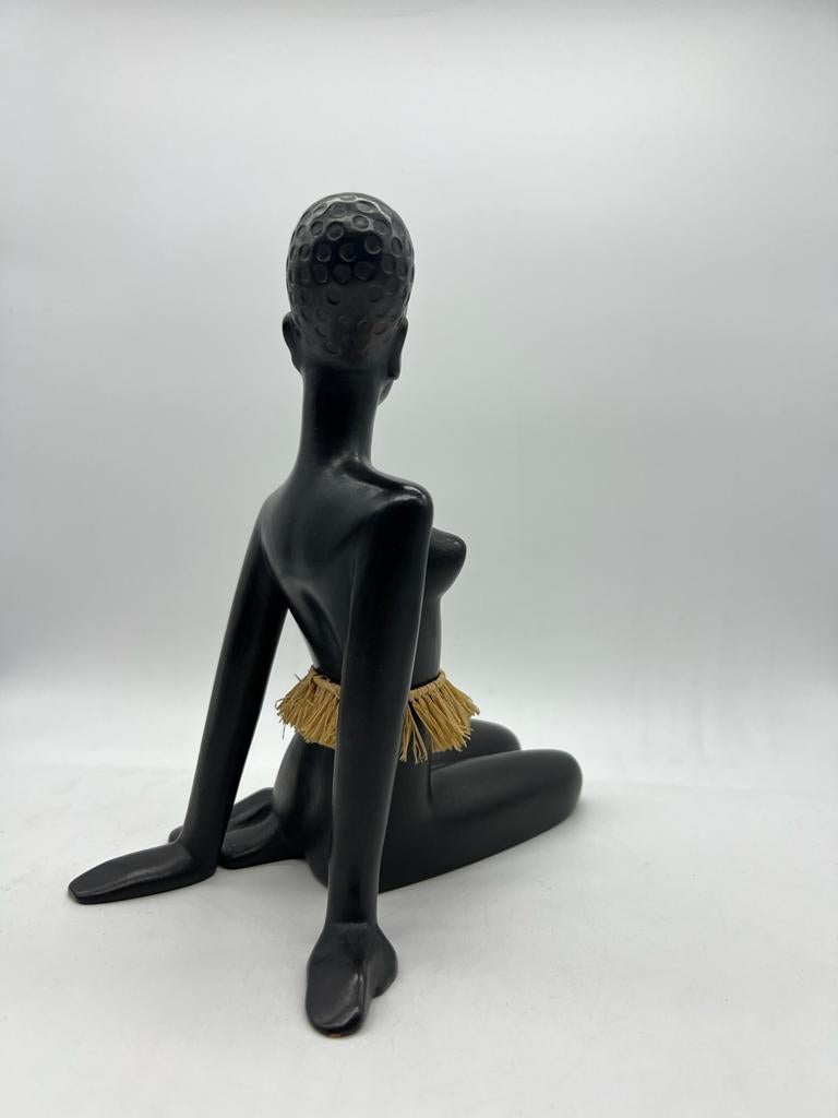 Sculpture de figurine de femme africaine par Leopold Anzengruber, Autriche Vienne, 1950 en vente 1