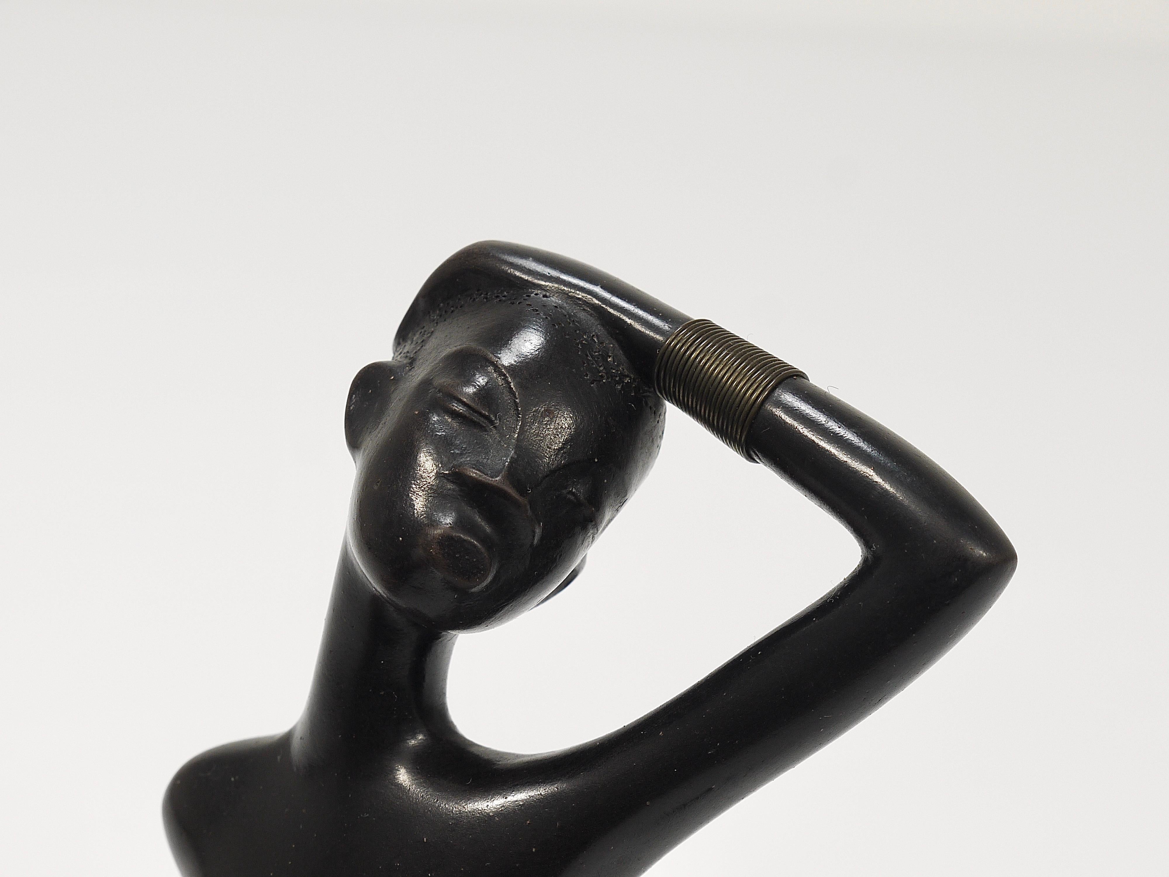 Mid-Century Modern Figurine de femme africaine Sculpture de Leopold Anzengruber, Vienne, Autriche, années 1950 en vente