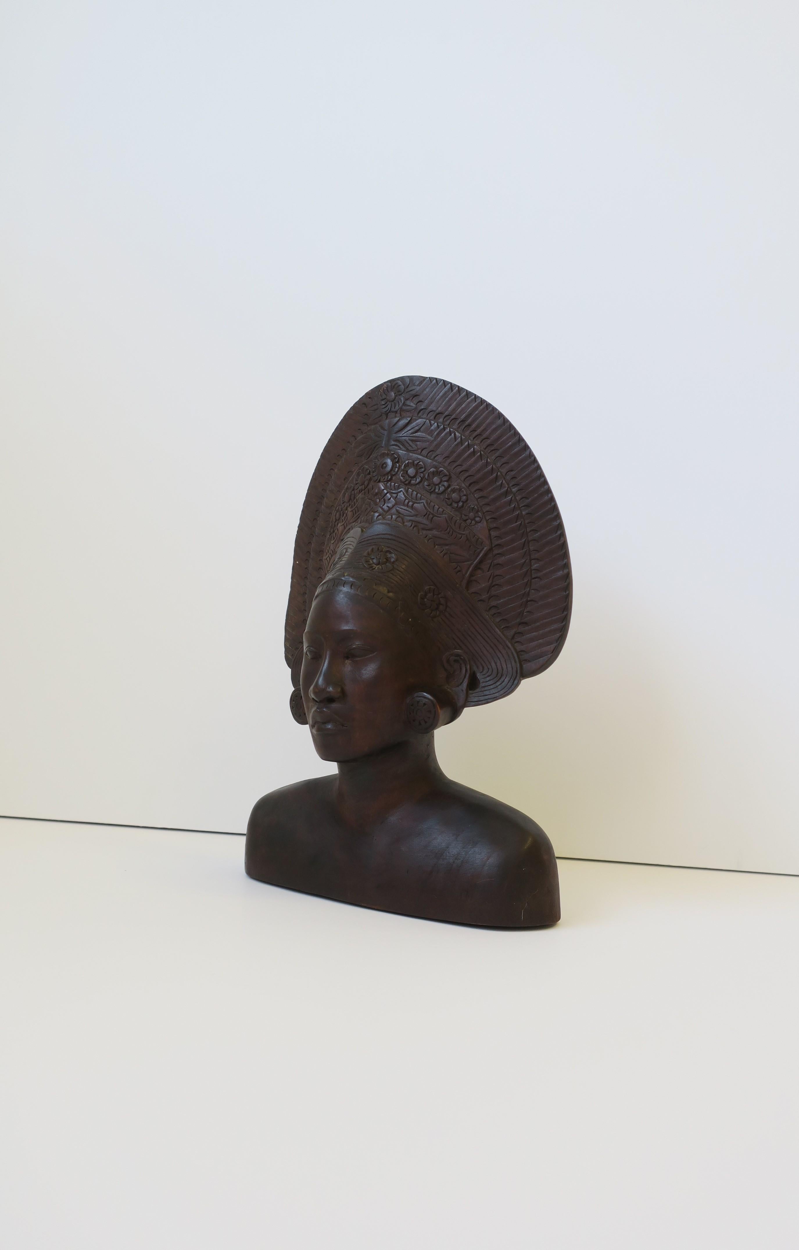 African Wood Female Bust Figurative Sculpture In Good Condition In New York, NY
