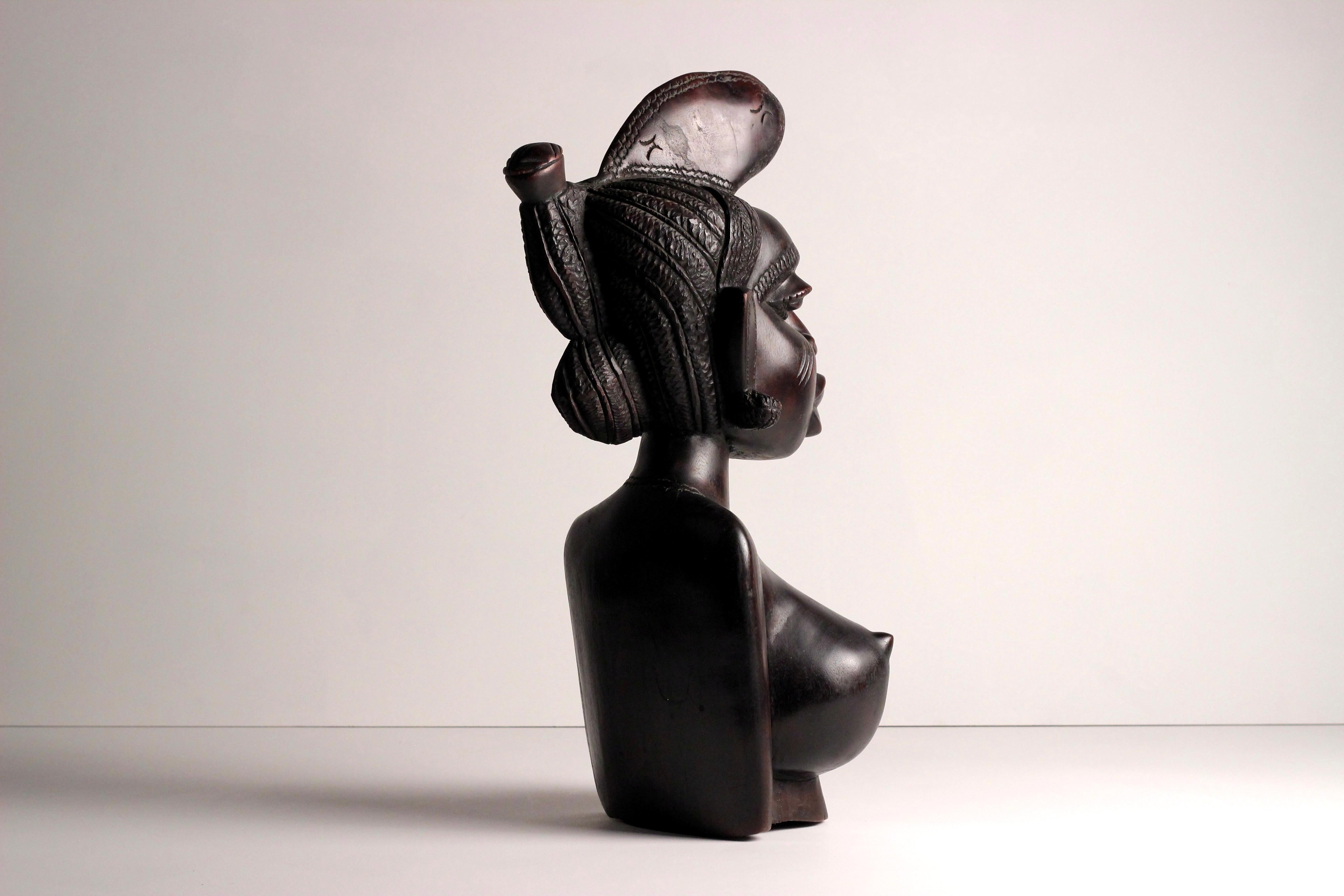 Afrikanische weibliche Holzbüste, figurative Skulptur Mandinka Frau, Mandinka im Angebot 9