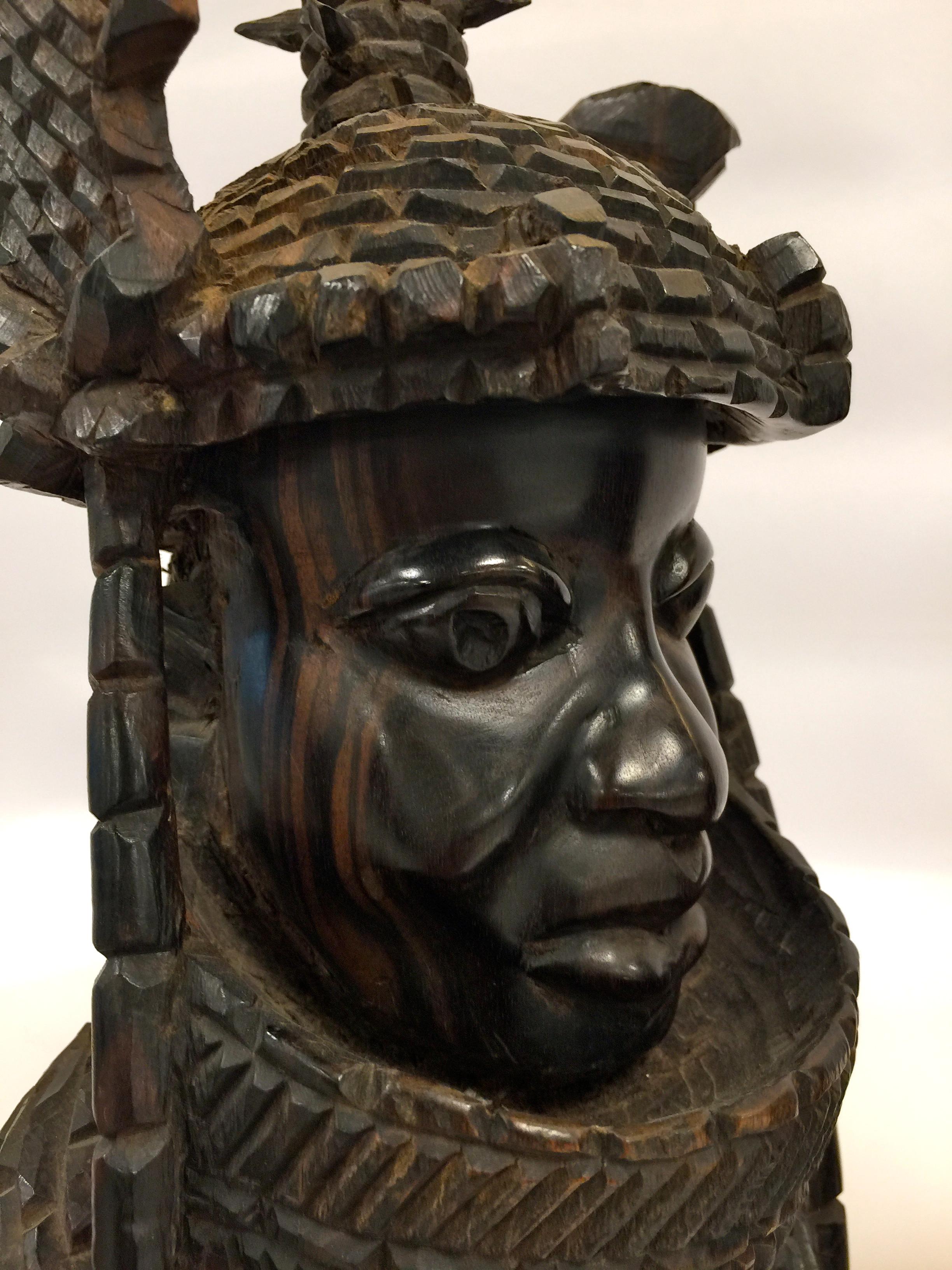 Carved African Wood Macassar King and Keen Sculpture, circa 1930 For Sale